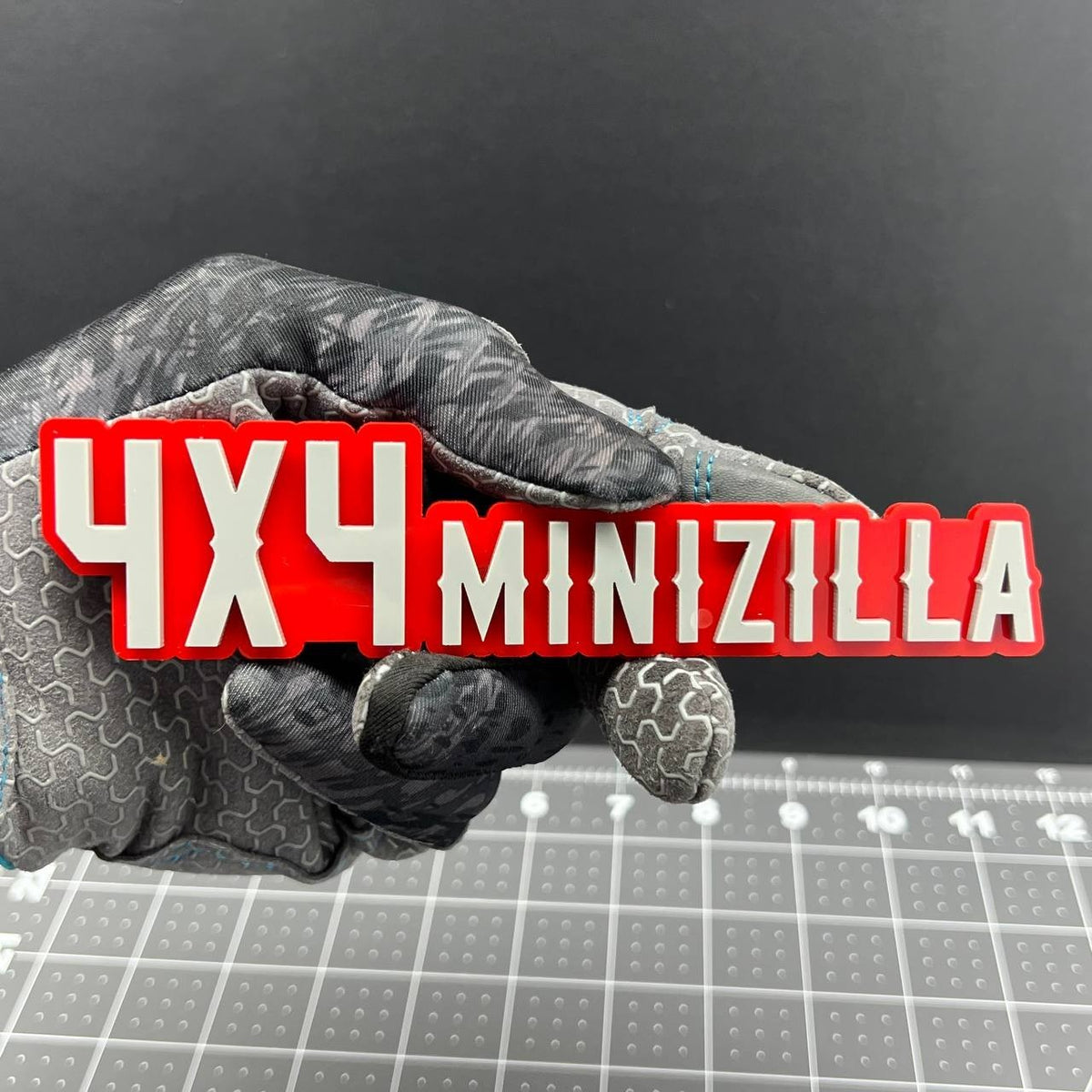 1PC 4x4 Minizilla Emblem – 3D Acrylic Exterior Car Badge Decal for Truck SUV