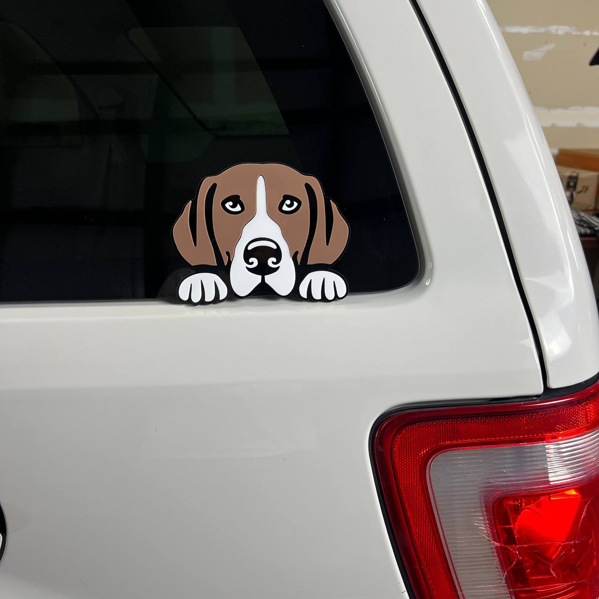 1PCS BEAGLE Emblem – Durable 3D Multicolor Acrylic Dog Lover Car Badge