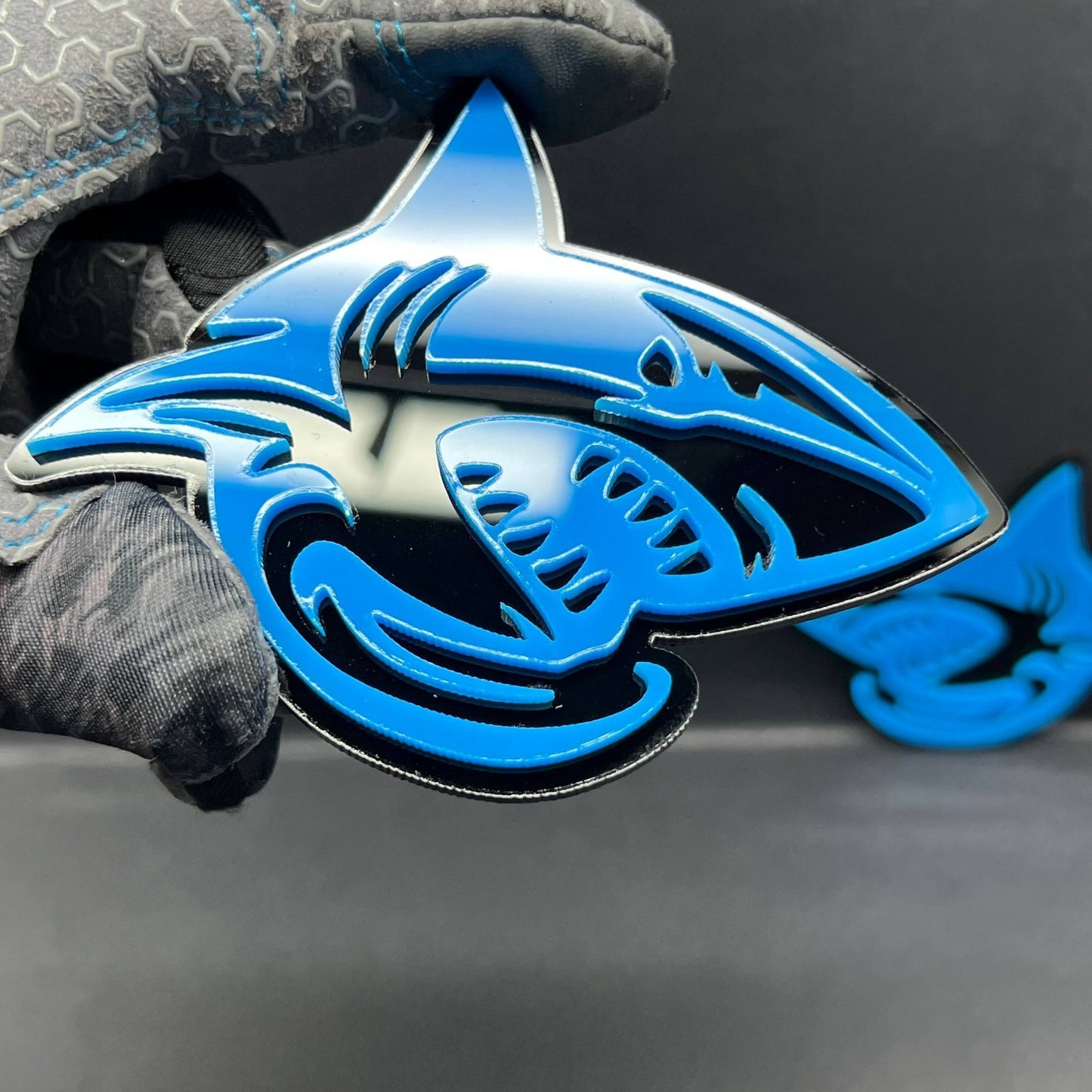 1pc SHARK 3D Emblem – Multicolor Acrylic Badge for Car Fender & Trunk