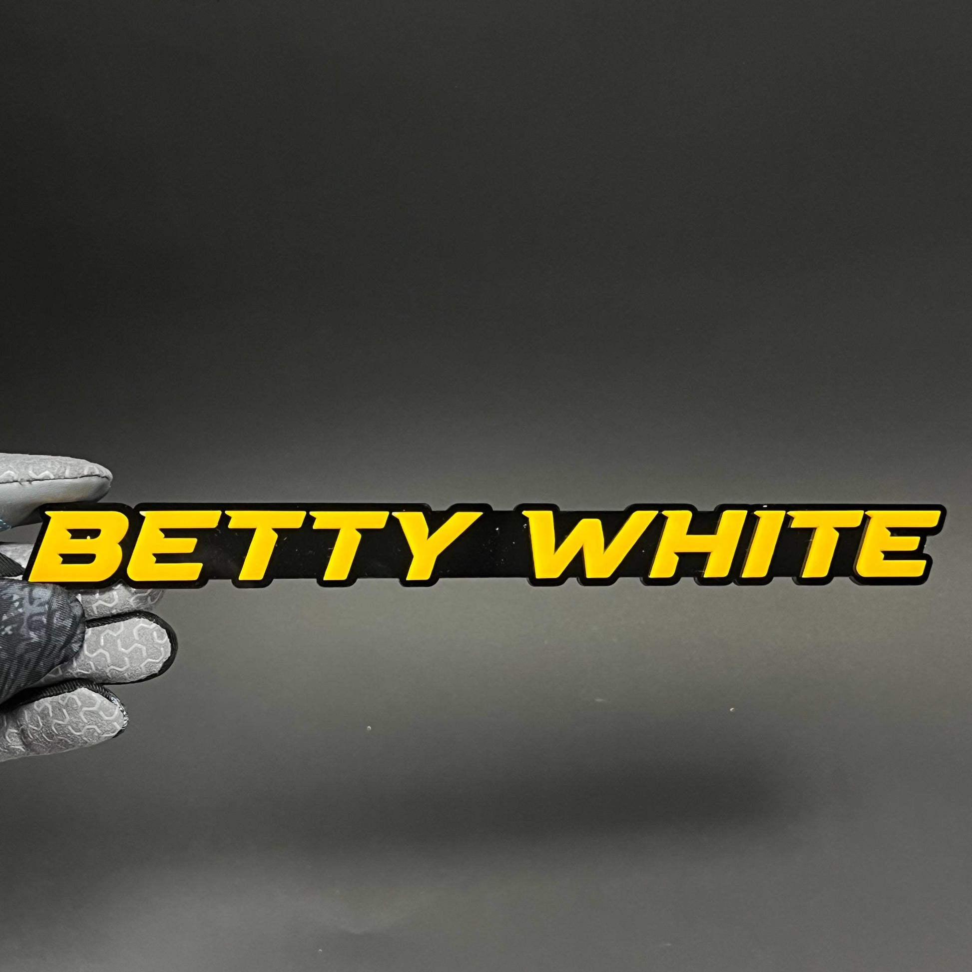 1PC Betty White 3D Acrylic Badge - Car Truck Emblem Fender Sticker