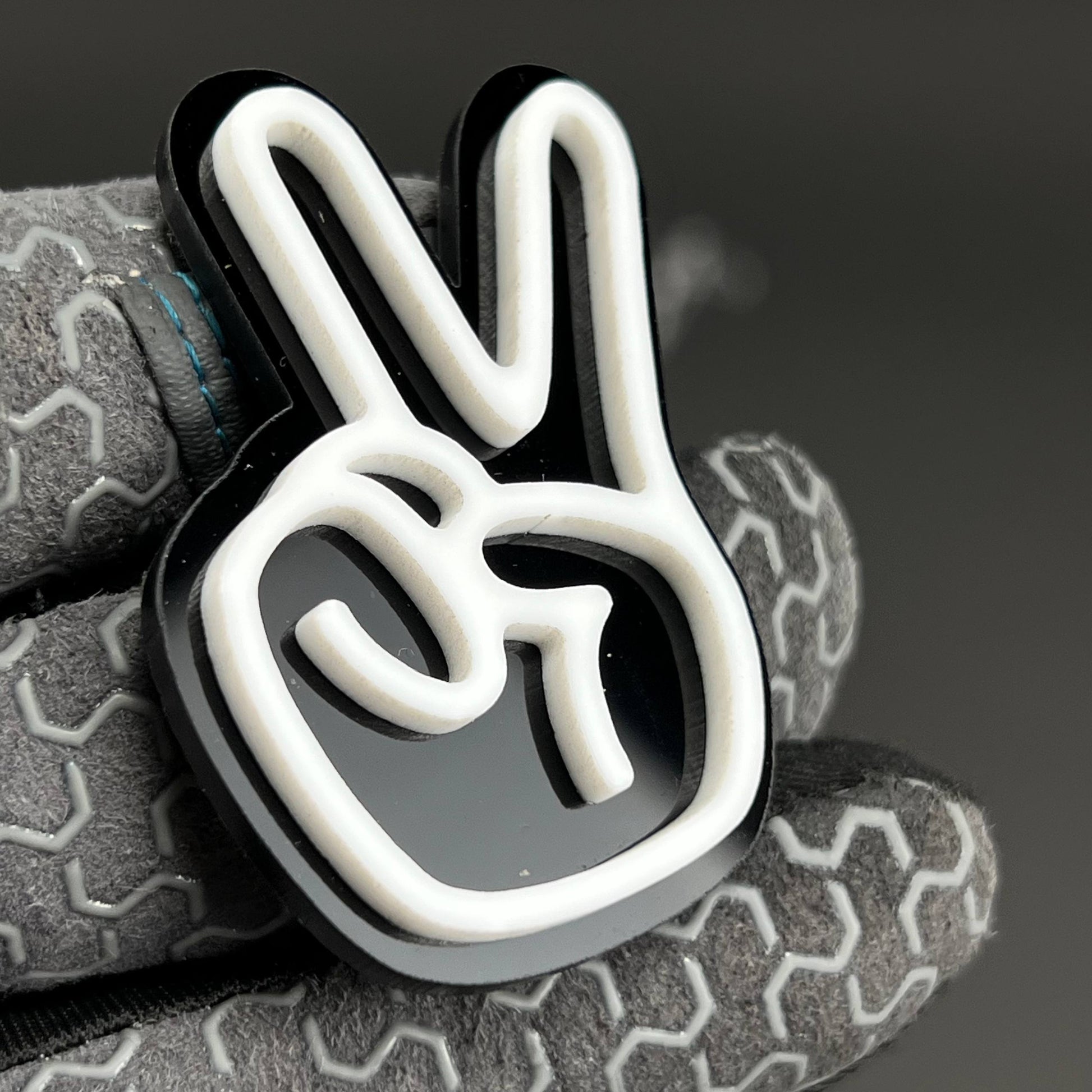 1PC Peace Hand 3D Acrylic Badge - Car Truck Emblem Fender Tailgate Trunk Sticker