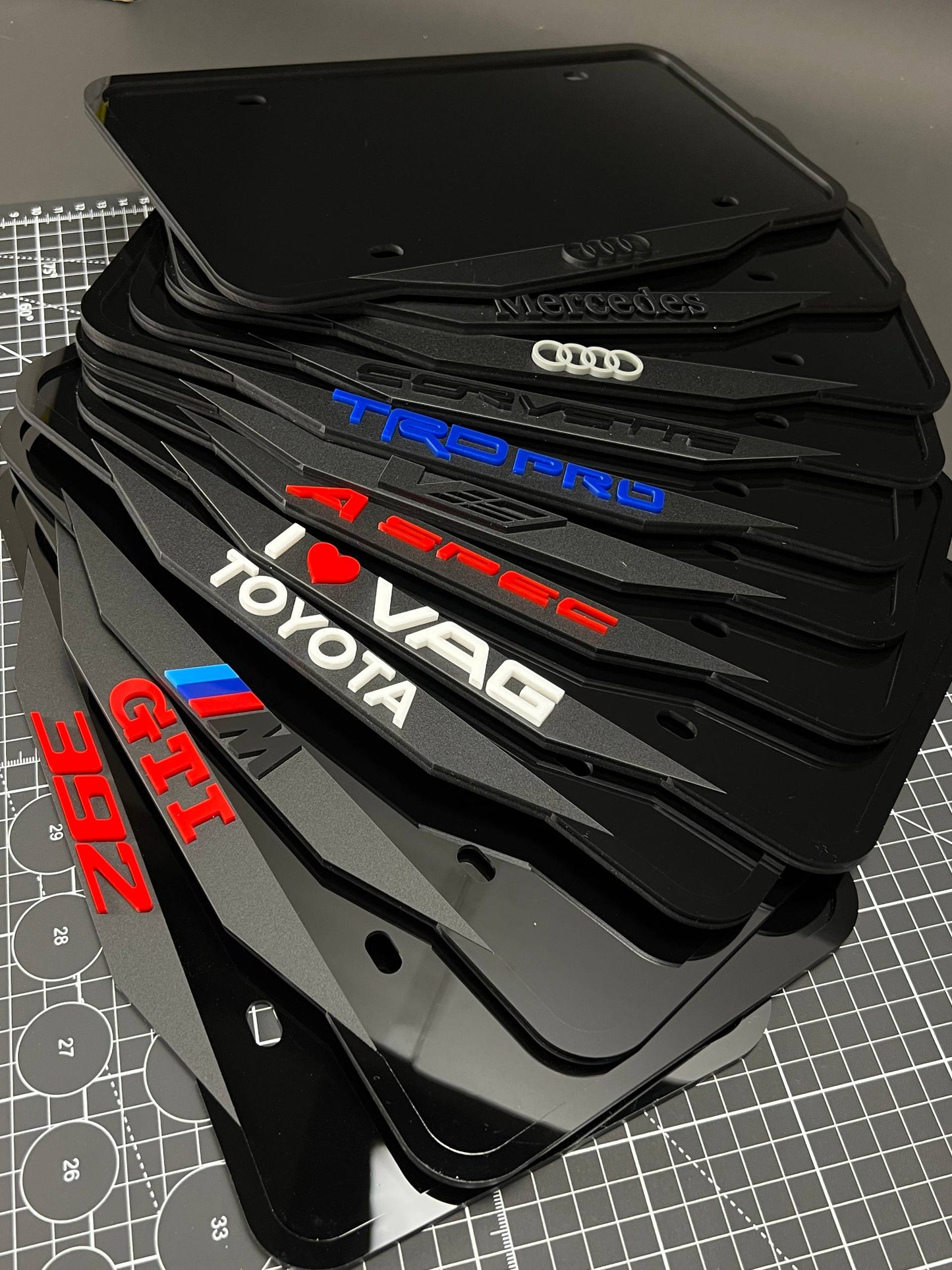 1PC Assorted Badges 3D Acrylic Badge - Car Truck Emblem Fender Sticker