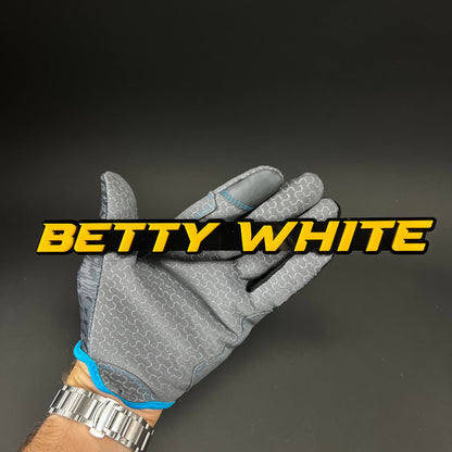 1PC Betty White 3D Acrylic Badge - Car Truck Emblem Fender Sticker