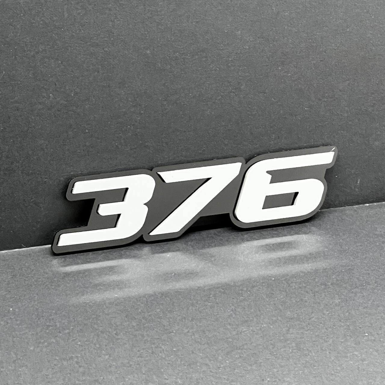 2x White black 376 Hemi Emblems 376 Side Fender Badge 3D for 376 Emblem
