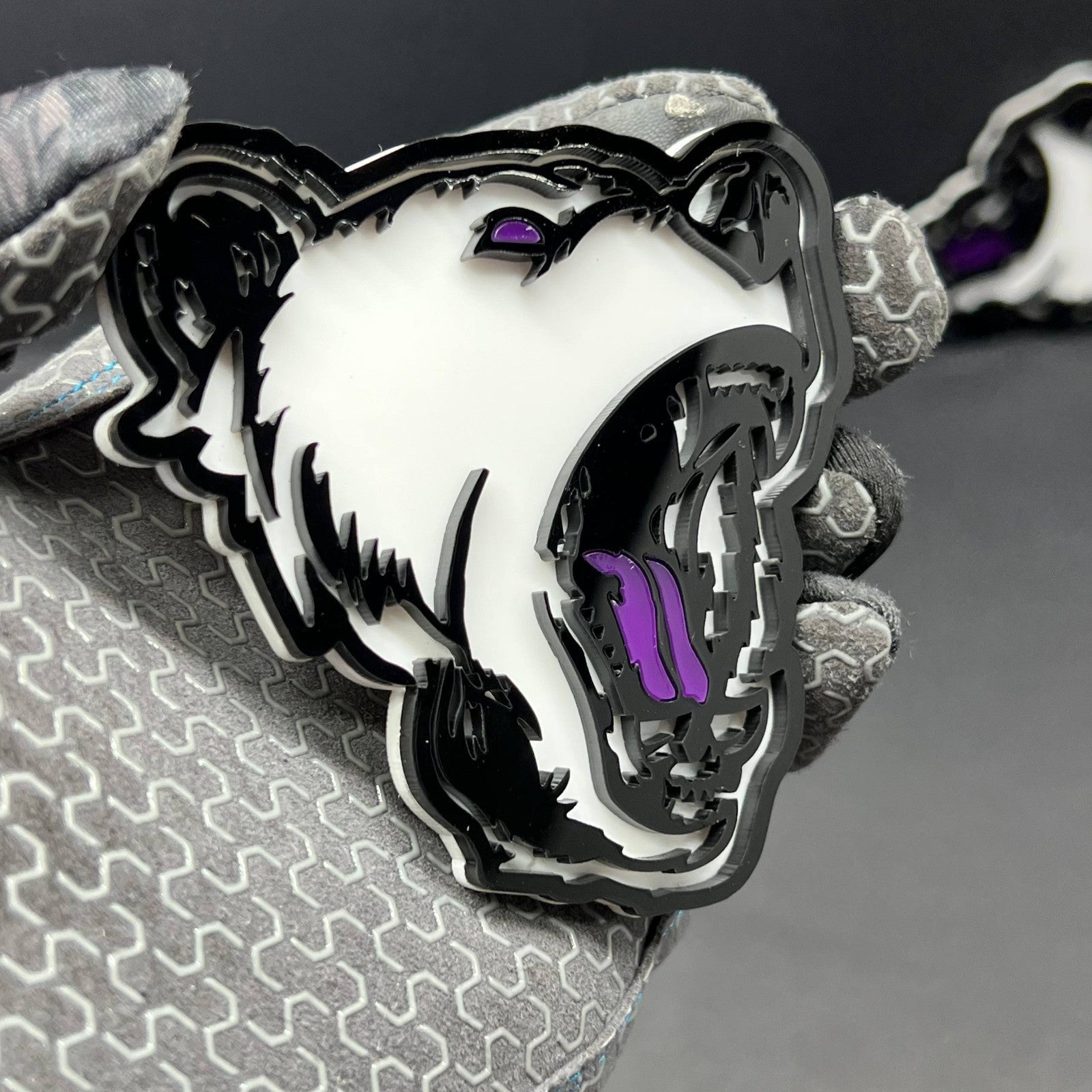 2PCS Angry Bear Emblems – Aggressive 3D Acrylic Car & Truck Fender Badges