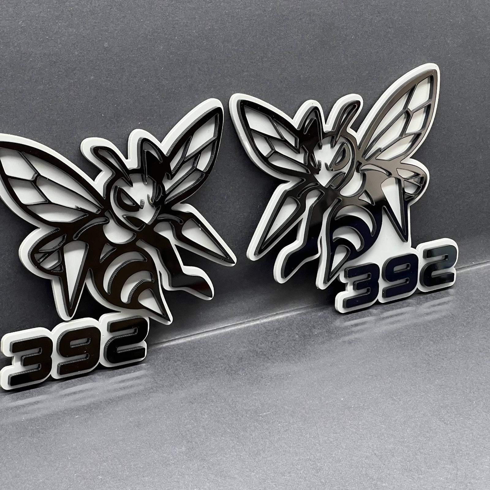 2PCS 392 Hornet Badges – Aggressive Bee 3D Acrylic Car & Truck Fender Emblems