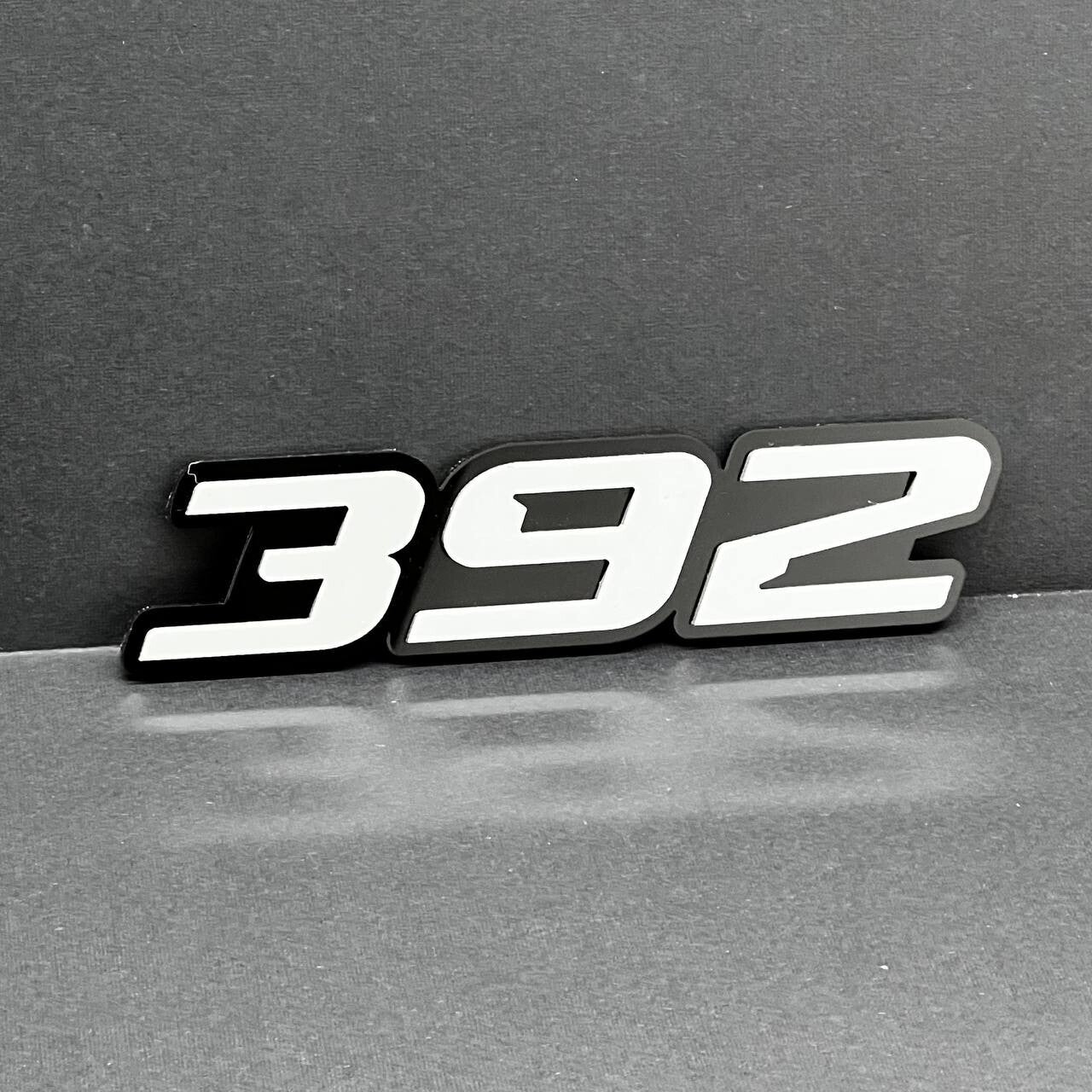 2x White black 392 Hemi Emblems 392 Side Fender Badge 3D for 392 Emblem
