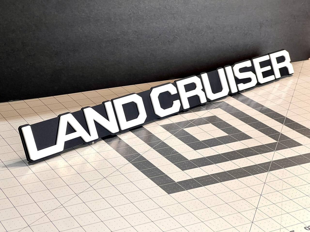 1pcs Toyota Land Cruiser Front Grill Emblem/Badge multicolor