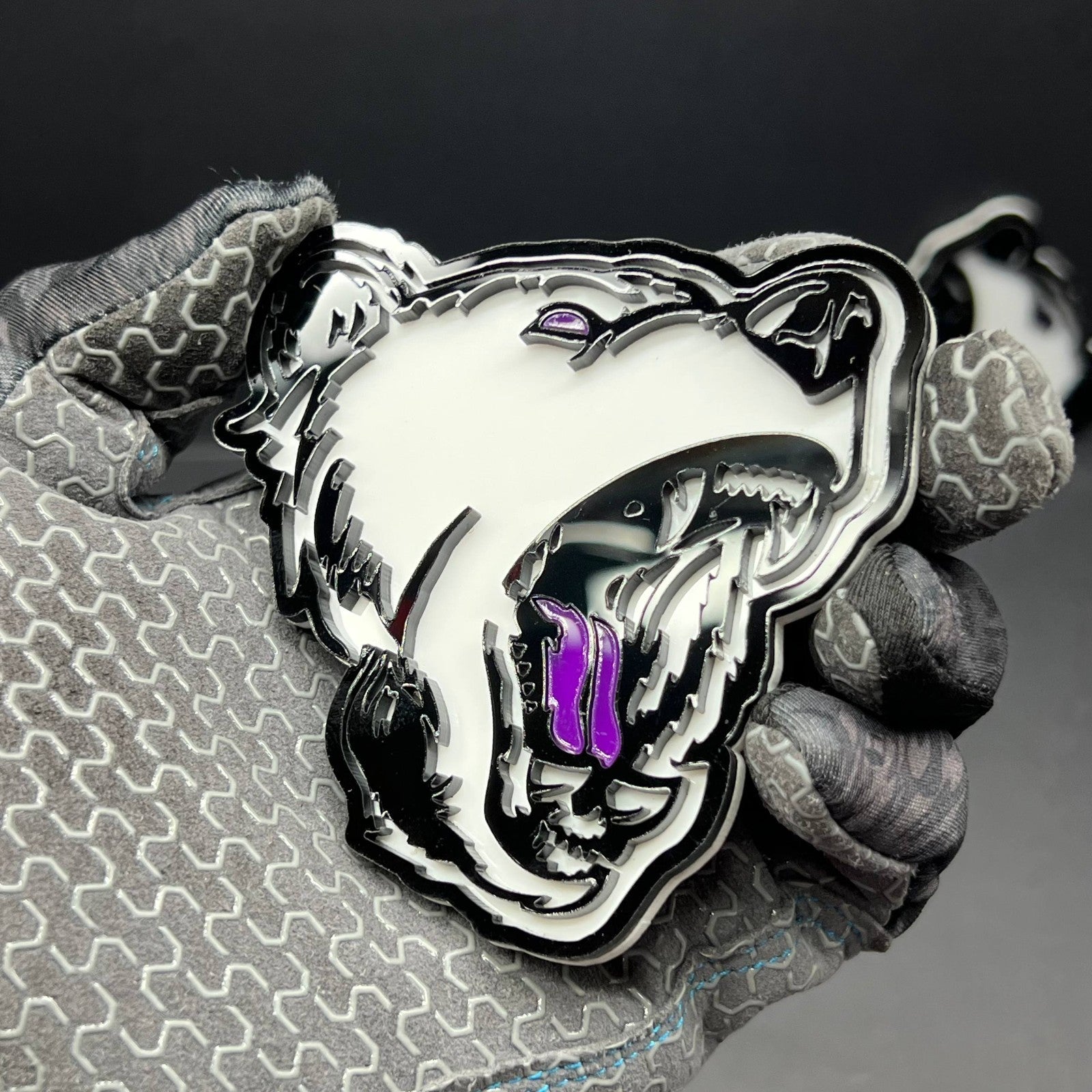 2PCS Angry Bear Emblems – Aggressive 3D Acrylic Car & Truck Fender Badges