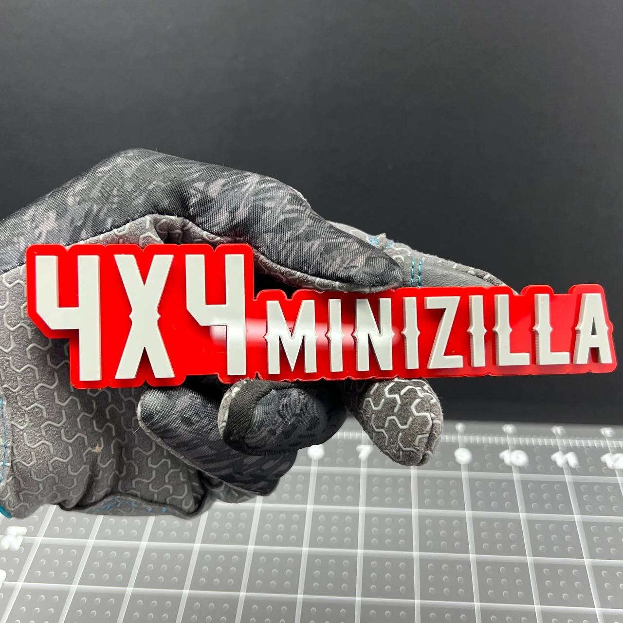 1PC 4x4 Minizilla Emblem – 3D Acrylic Exterior Car Badge Decal for Truck SUV