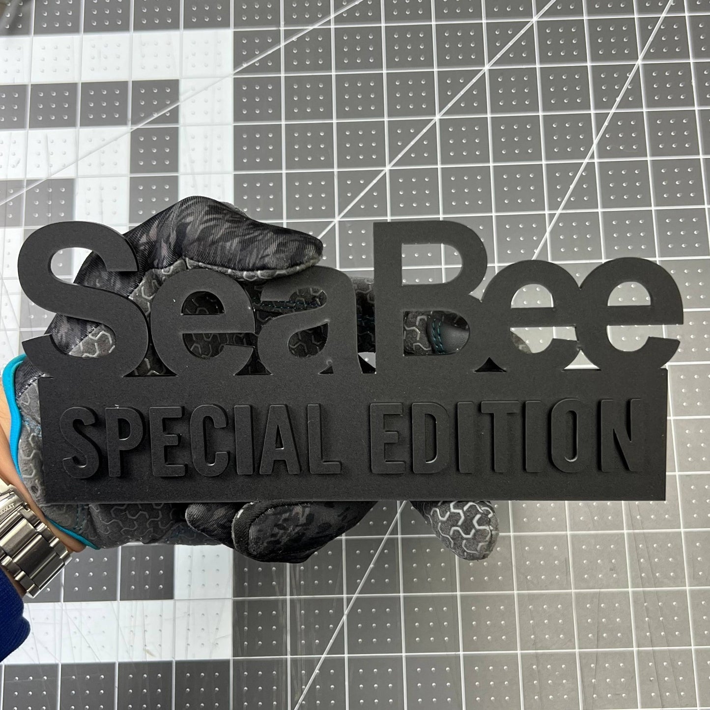 1PCS SEA BEE SPECIAL EDITION Badge – 3D Acrylic Car Truck Sticker Decal
