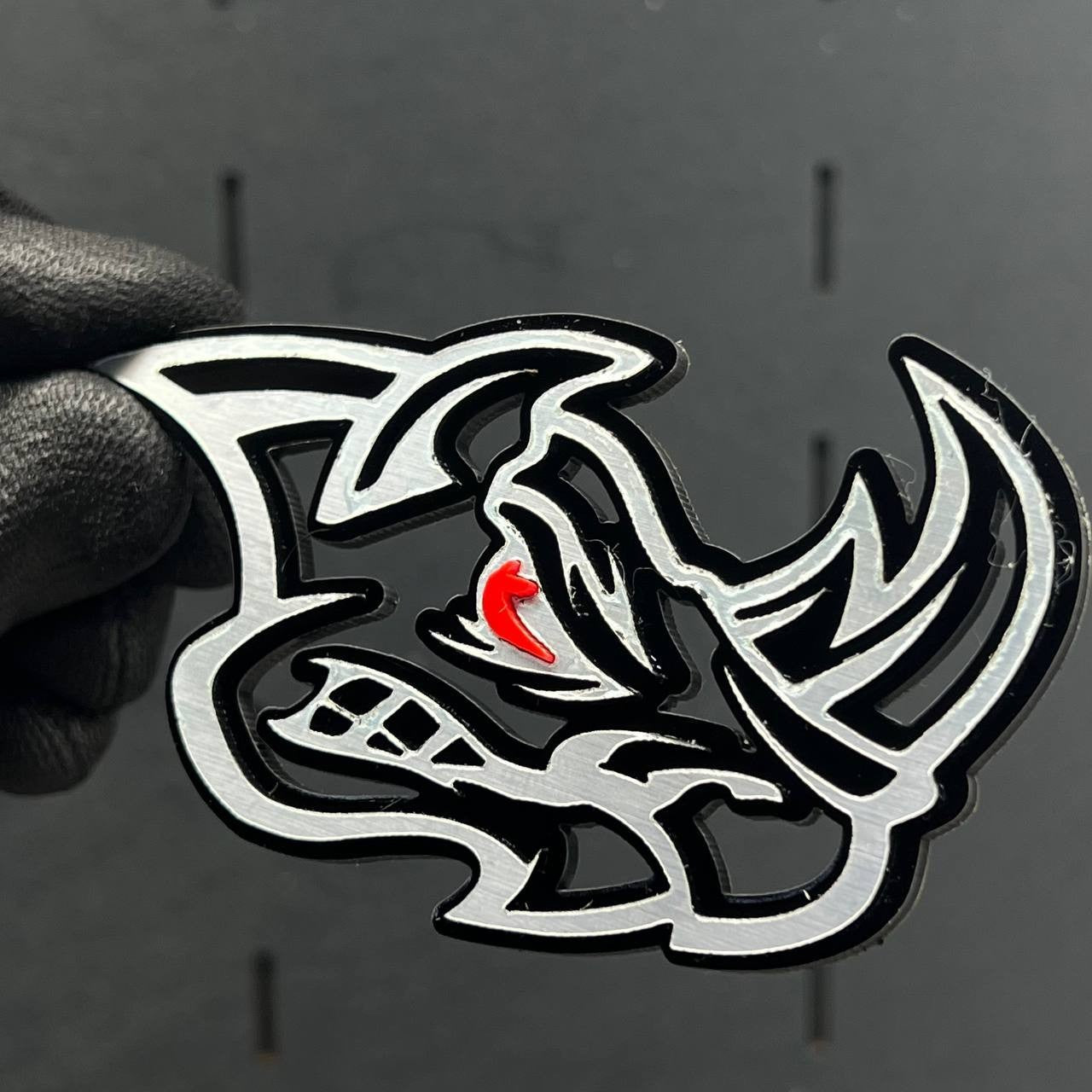 2PCS Rhino Red Eye Emblems – Angry Aggressive 3D Fender Car & Truck Badges