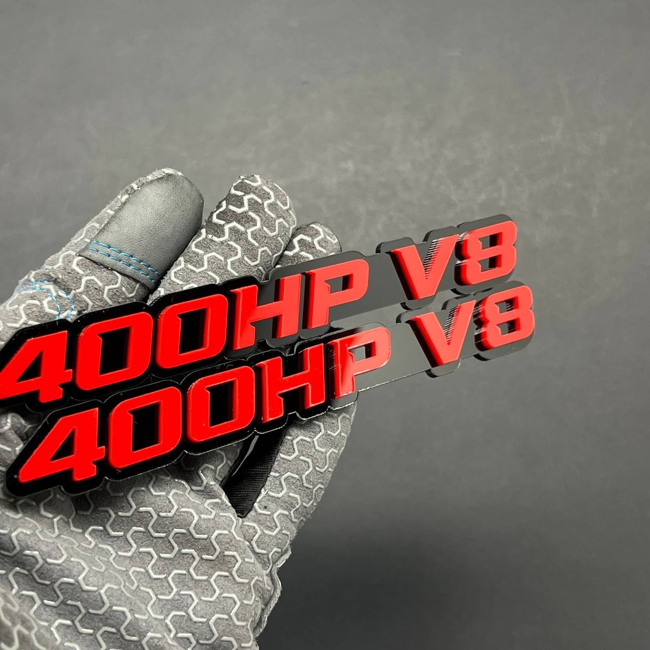 2PCS 400HP V8 Emblems – 3D Acrylic Engine Fender Badges 400HP V8 Pair Decals
