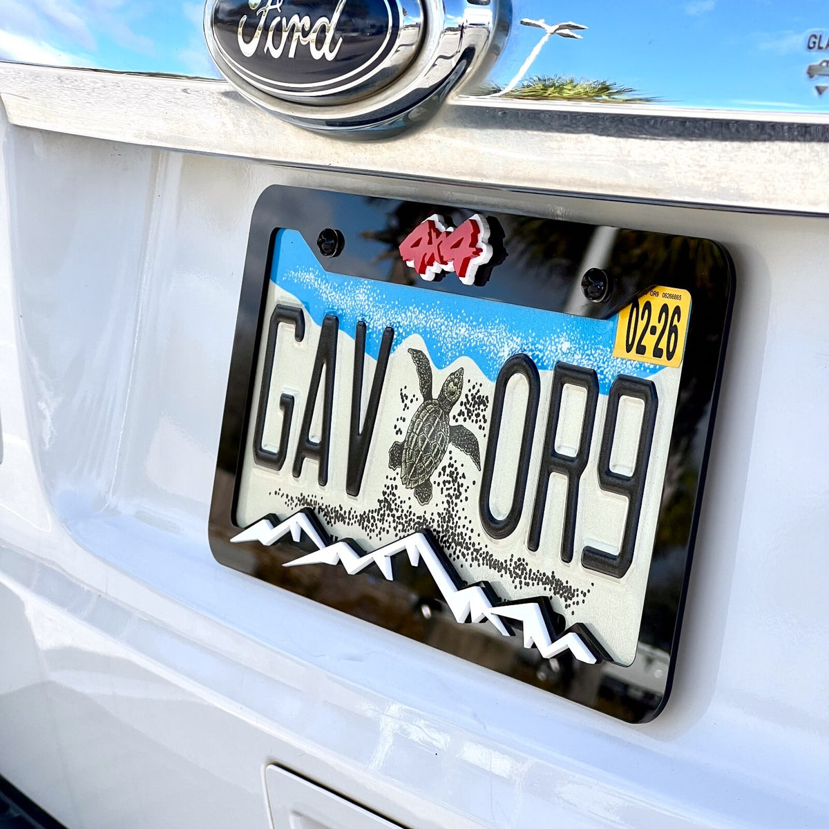 2D MOUNTAINS COLOR CHOICE LICENSE PLATE FRAME 4x4 MOUNTAINS