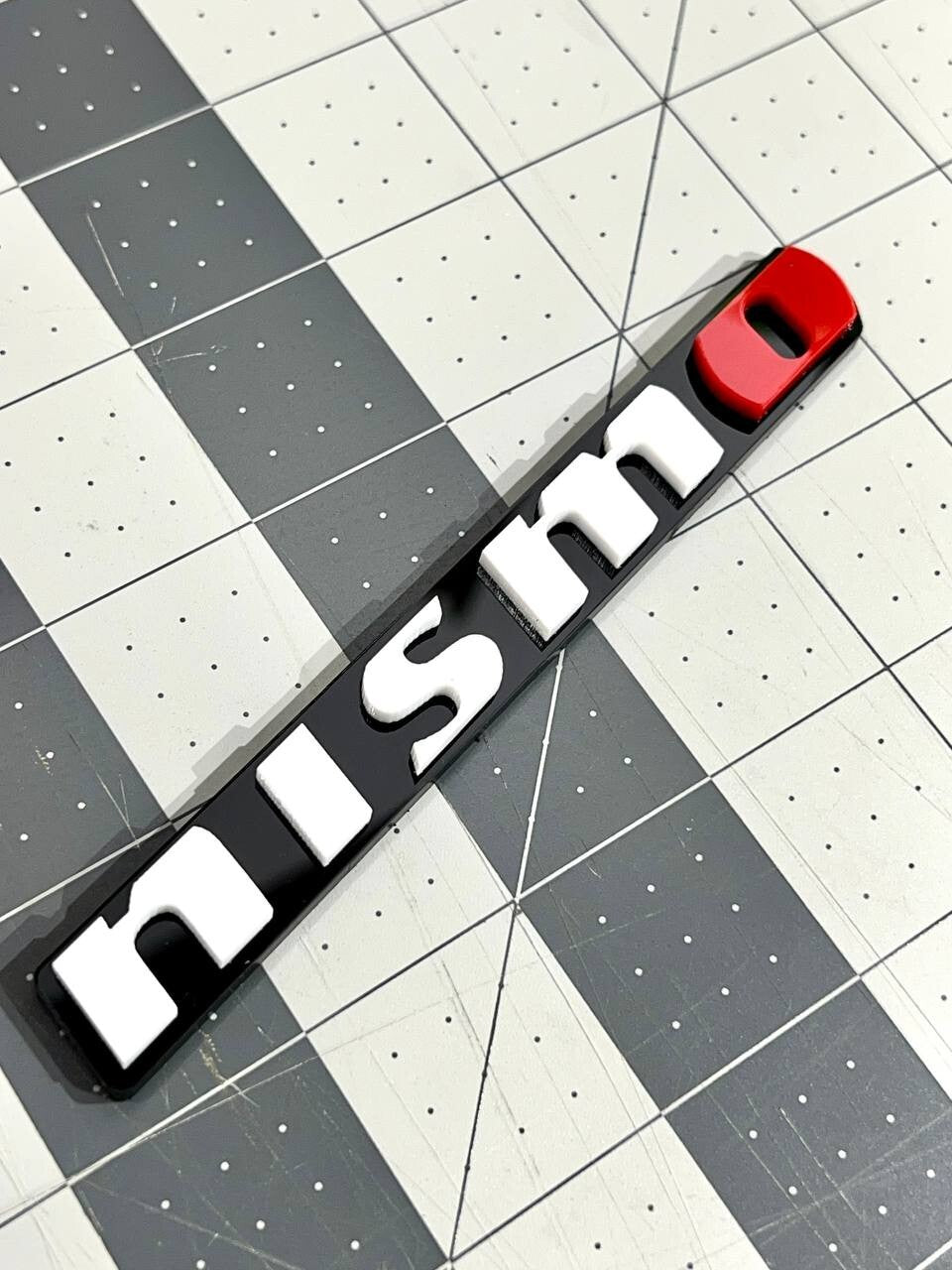2pcs NISMO Emblem Car Side Fender Grill Trunk Badge Sticker Decal