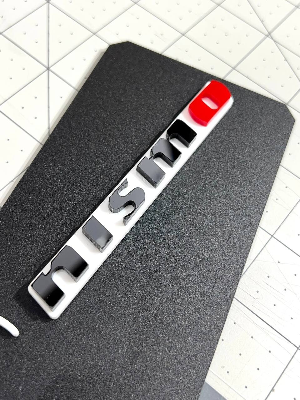2pcs NISMO Emblem Car Side Fender Grill Trunk Badge Sticker Decal