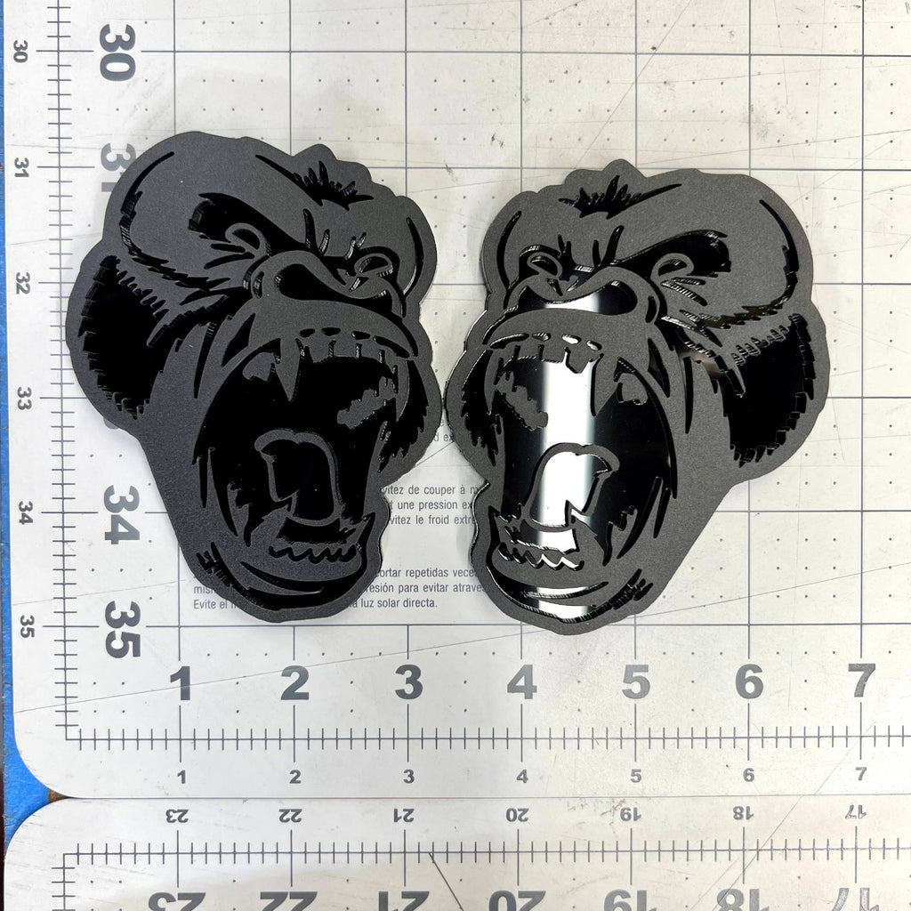 2PCS Gorilla Emblems – Durable Angry 3D Acrylic Fender Badges for Vehicles