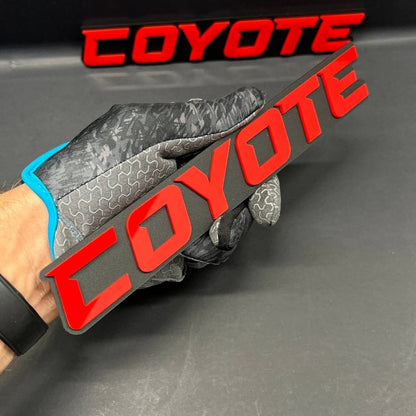 1pcs COYOTE Emblem Badges Red Black Mate Fender Angry Aggressive Fender Emblem