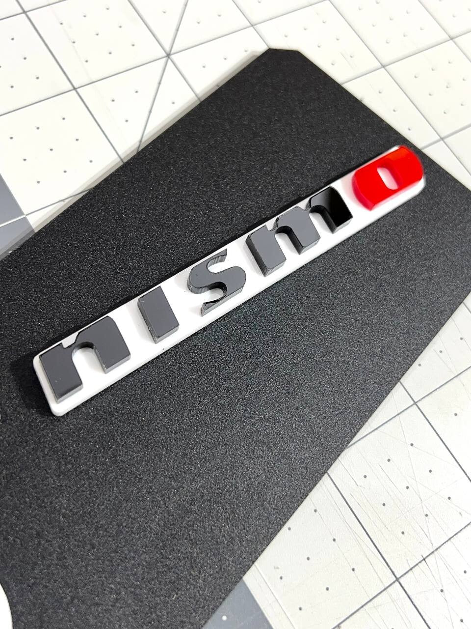 2pcs NISMO Emblem Car Side Fender Grill Trunk Badge Sticker Decal