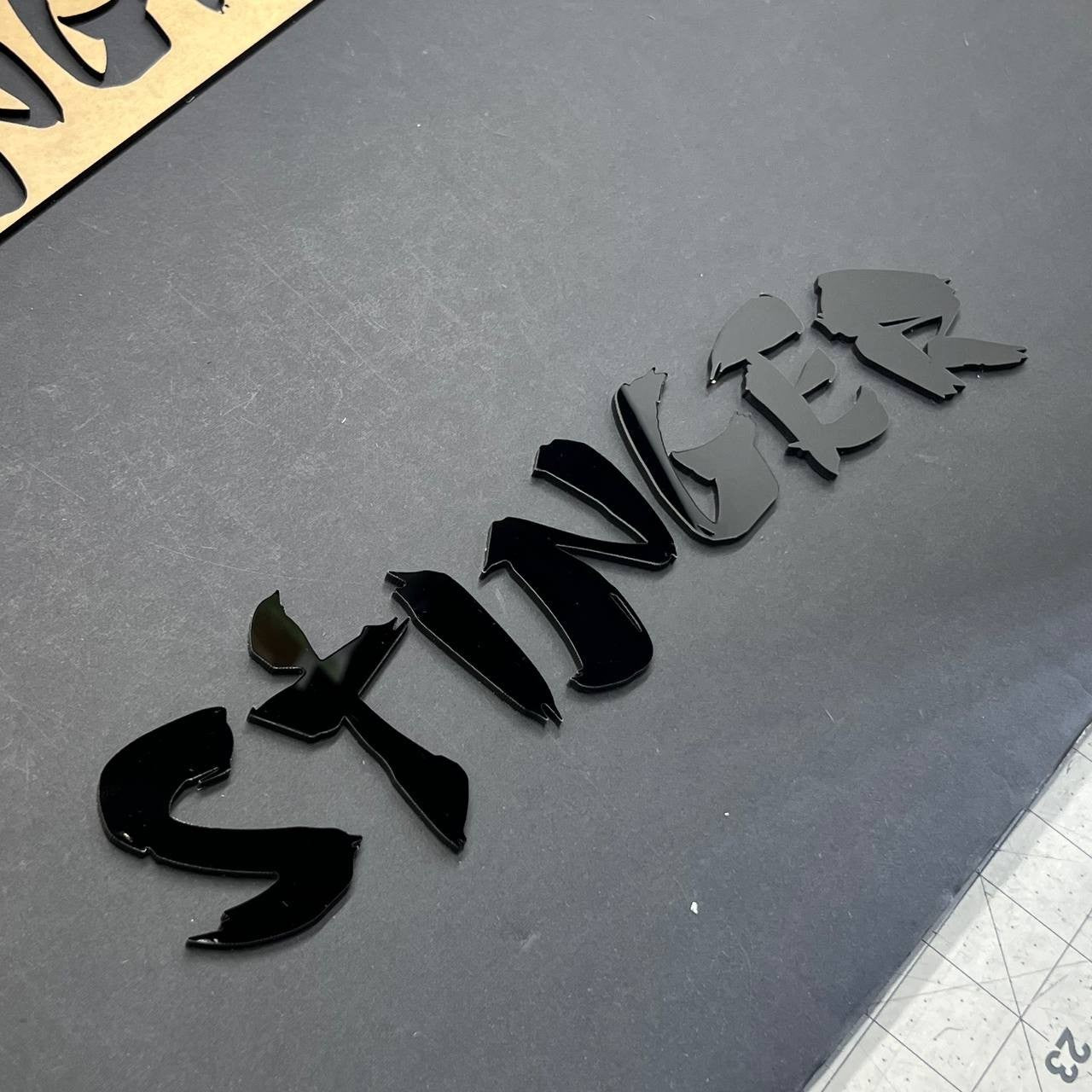 1pcs KIA STINGER Black 3D Emblem Badge – Acrylic Car Fender & Trunk Decal