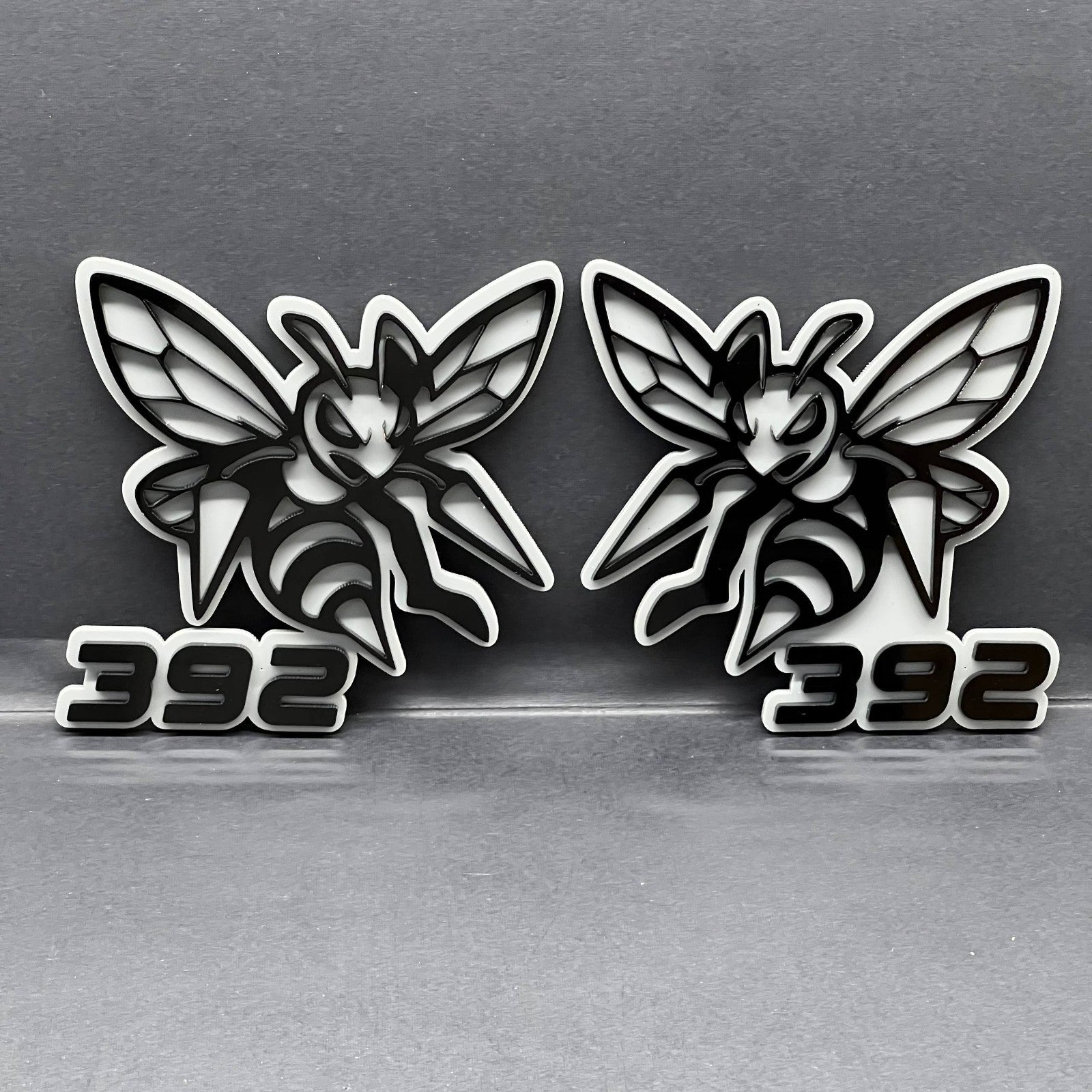 2PCS 392 Hornet Badges – Aggressive Bee 3D Acrylic Car & Truck Fender Emblems