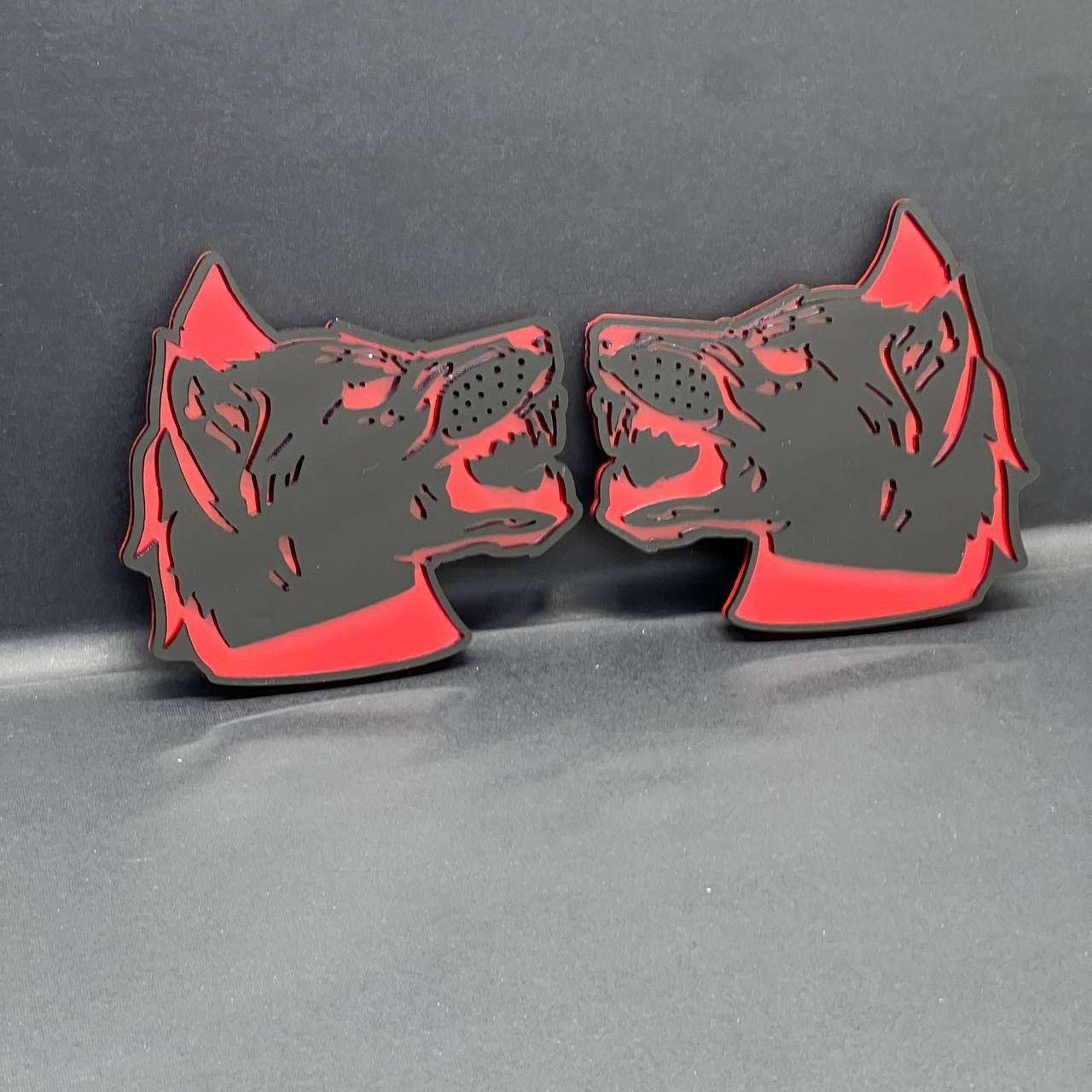 2PCS Wolf Emblem Badges Car Truck Fender Angry Aggressive Racing Style Decal