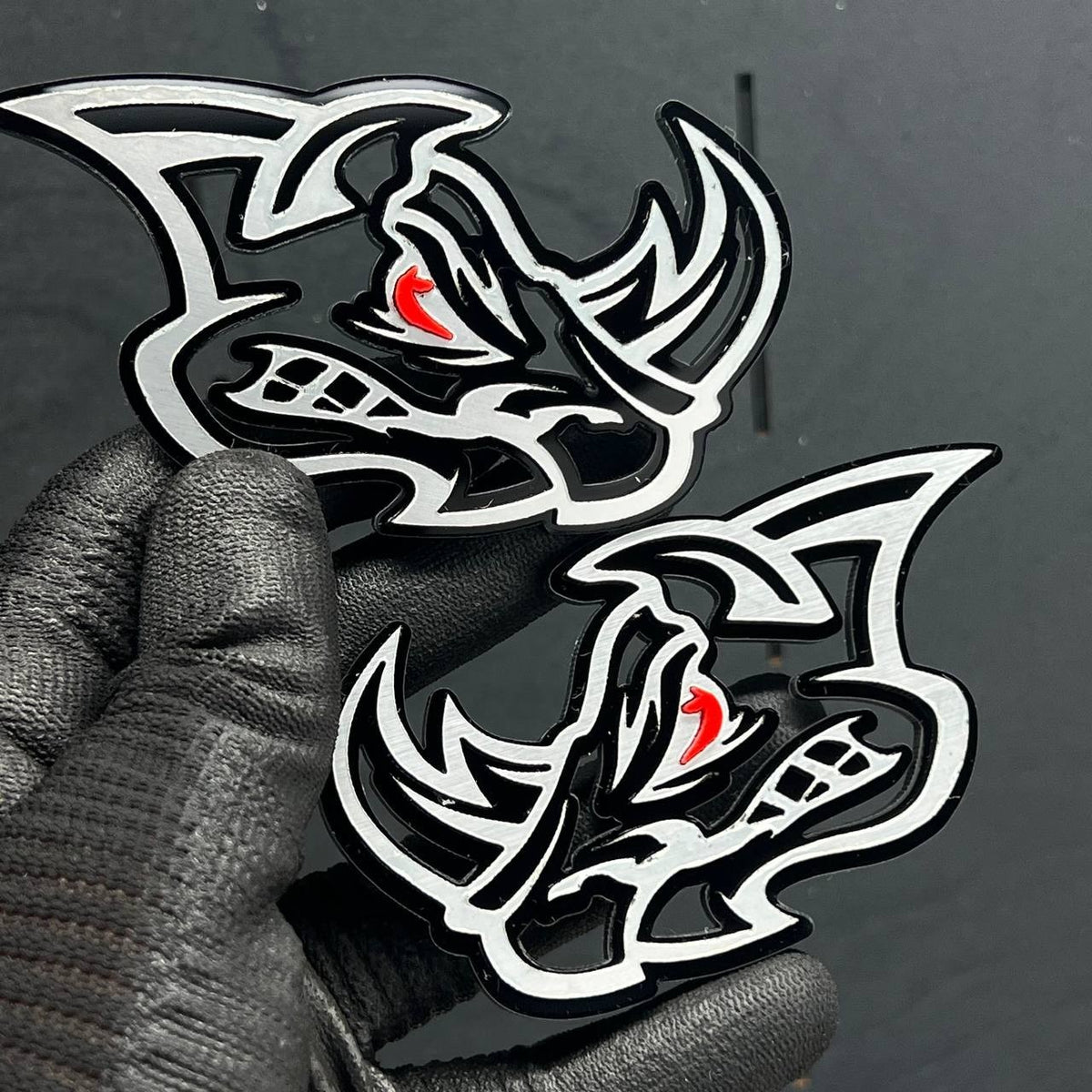 2PCS Rhino Red Eye Emblems – Angry Aggressive 3D Fender Car & Truck Badges