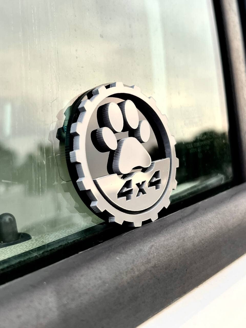 2PCS 18-24 WRANGLER JL GLADIATOR PAW FENDER EMBLEM BADGE