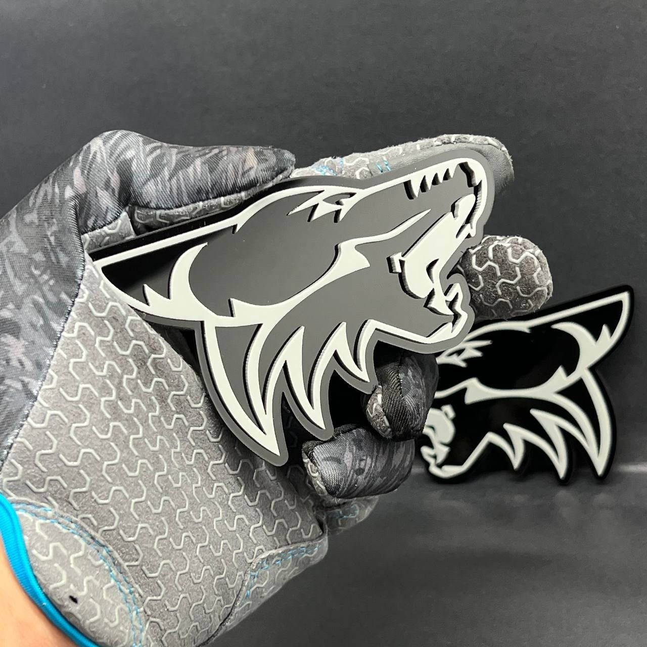 2PCS COYOTE Emblem Badges Fender Angry Aggressive Racing
