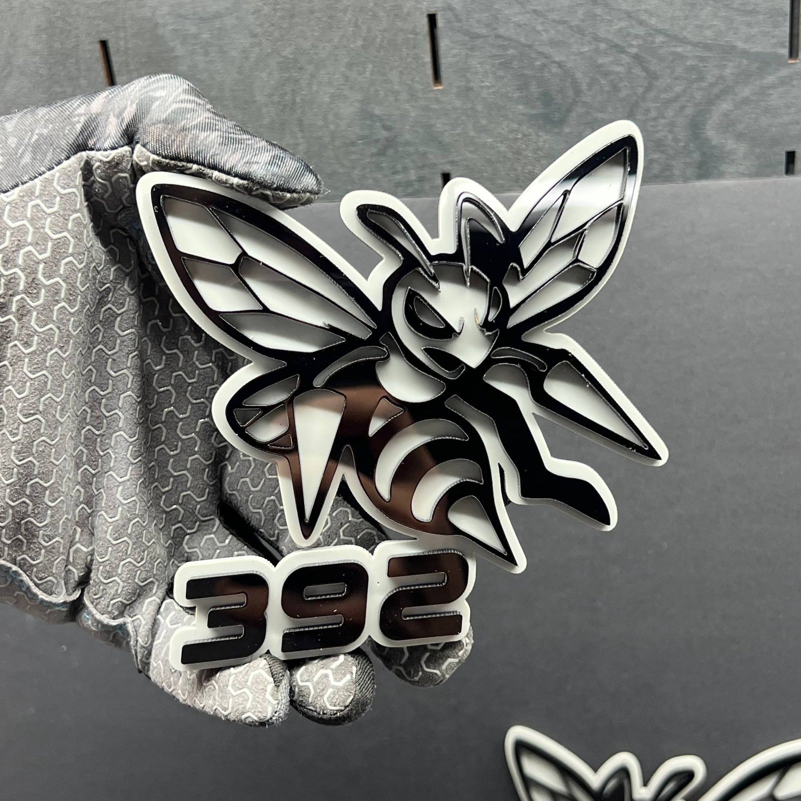 2PCS 392 Hornet Badges – Aggressive Bee 3D Acrylic Car & Truck Fender Emblems