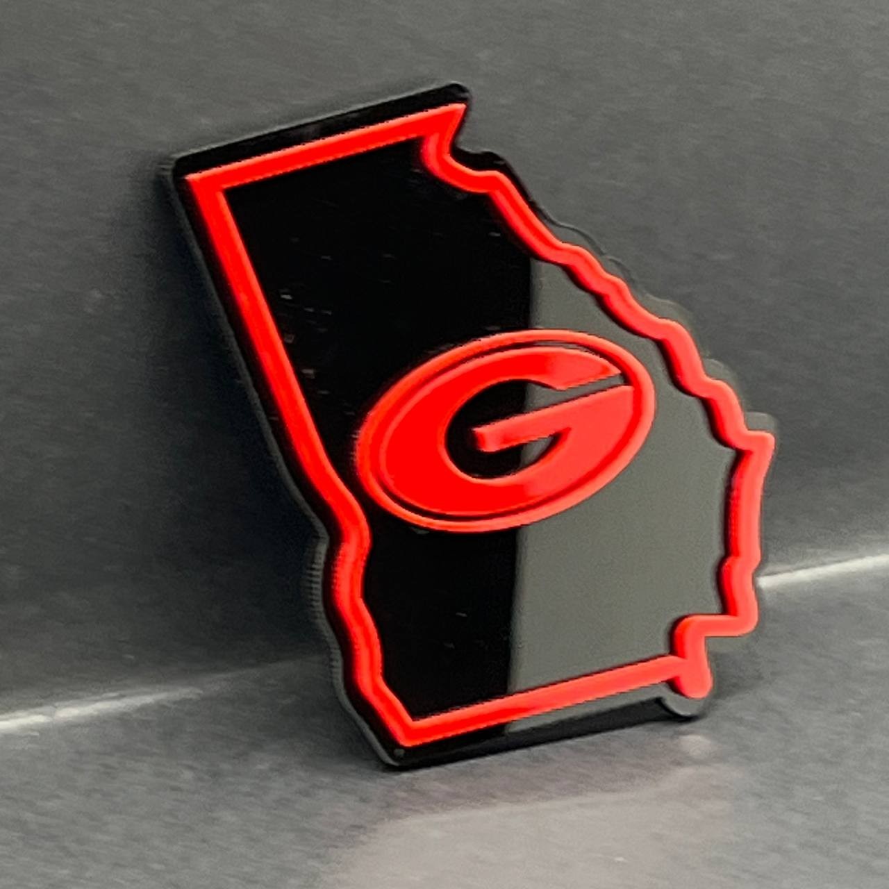 1PC Georgia Bulldogs Emblem – 3D Multicolor Acrylic Car & SUV Badge