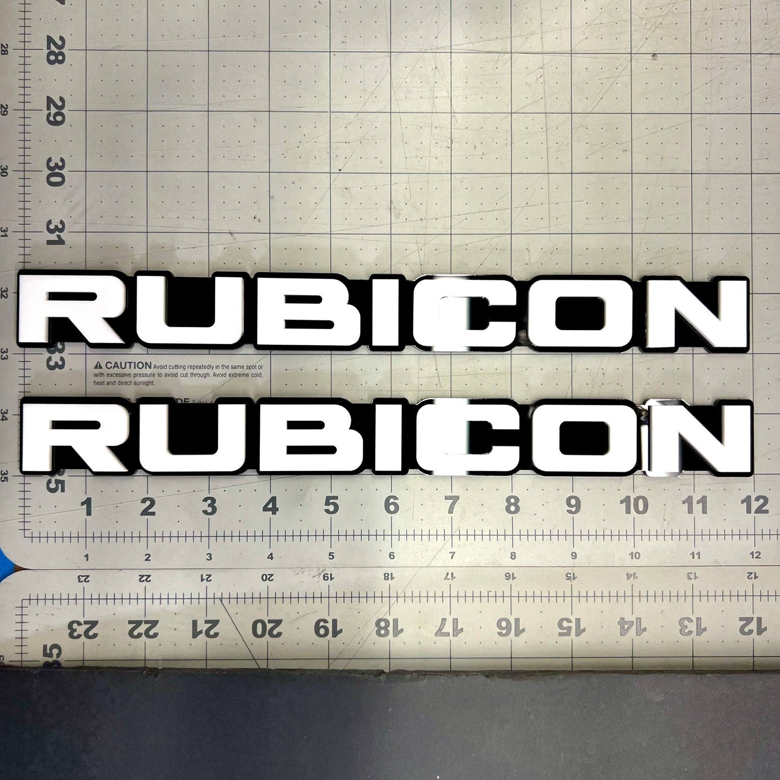 RUBICON 3D Emblem Set – 2PCS Acrylic Fender Badges for Jeep & SUV Exterior