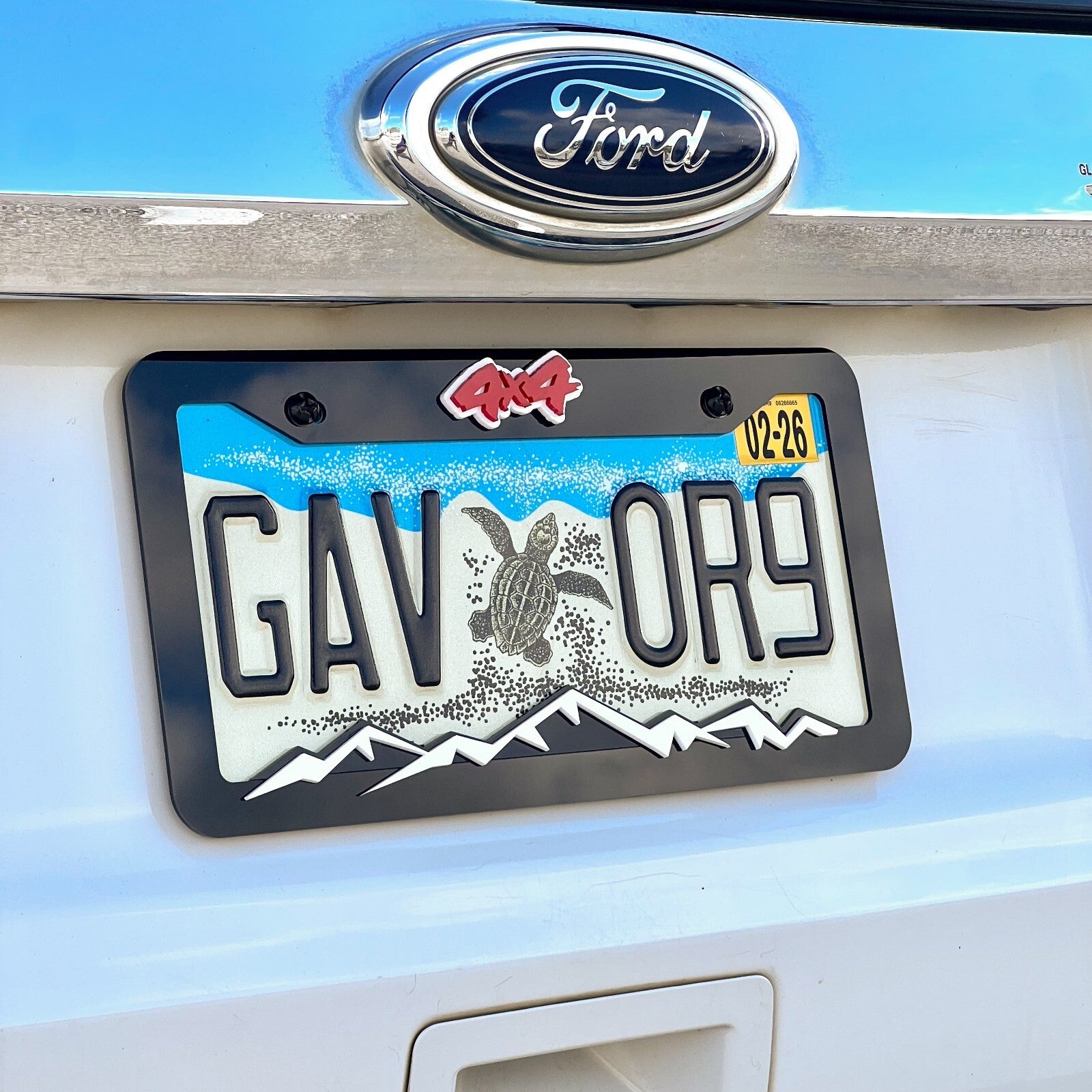 2D MOUNTAINS COLOR CHOICE LICENSE PLATE FRAME 4x4 MOUNTAINS