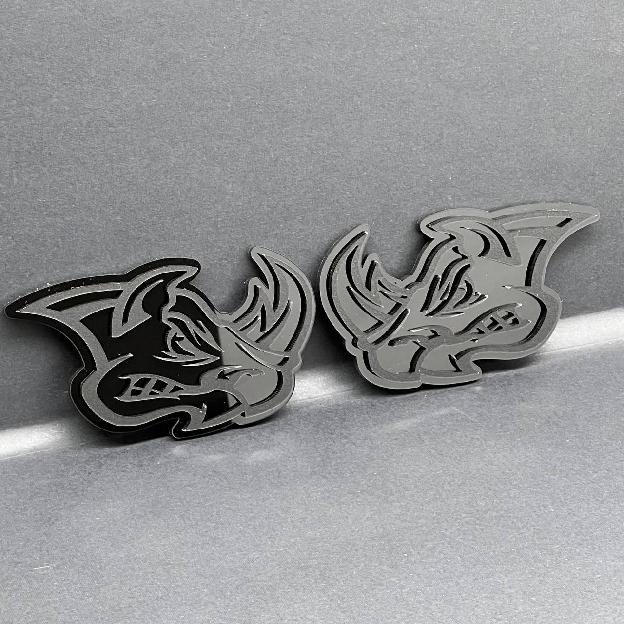 2pcs Rhino Badges Emblem Black Mate Black BADGES Fender Angry Agressive Raging