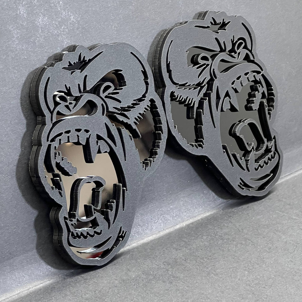 2PCS Gorilla Emblems – Durable Angry 3D Acrylic Fender Badges for Vehicles
