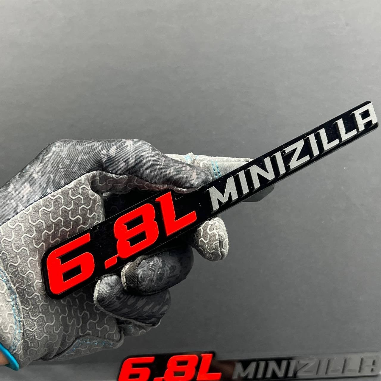 2PCS 6.8L Minizilla Engine Emblems – Custom 3D Acrylic Multicolor Car Fender
