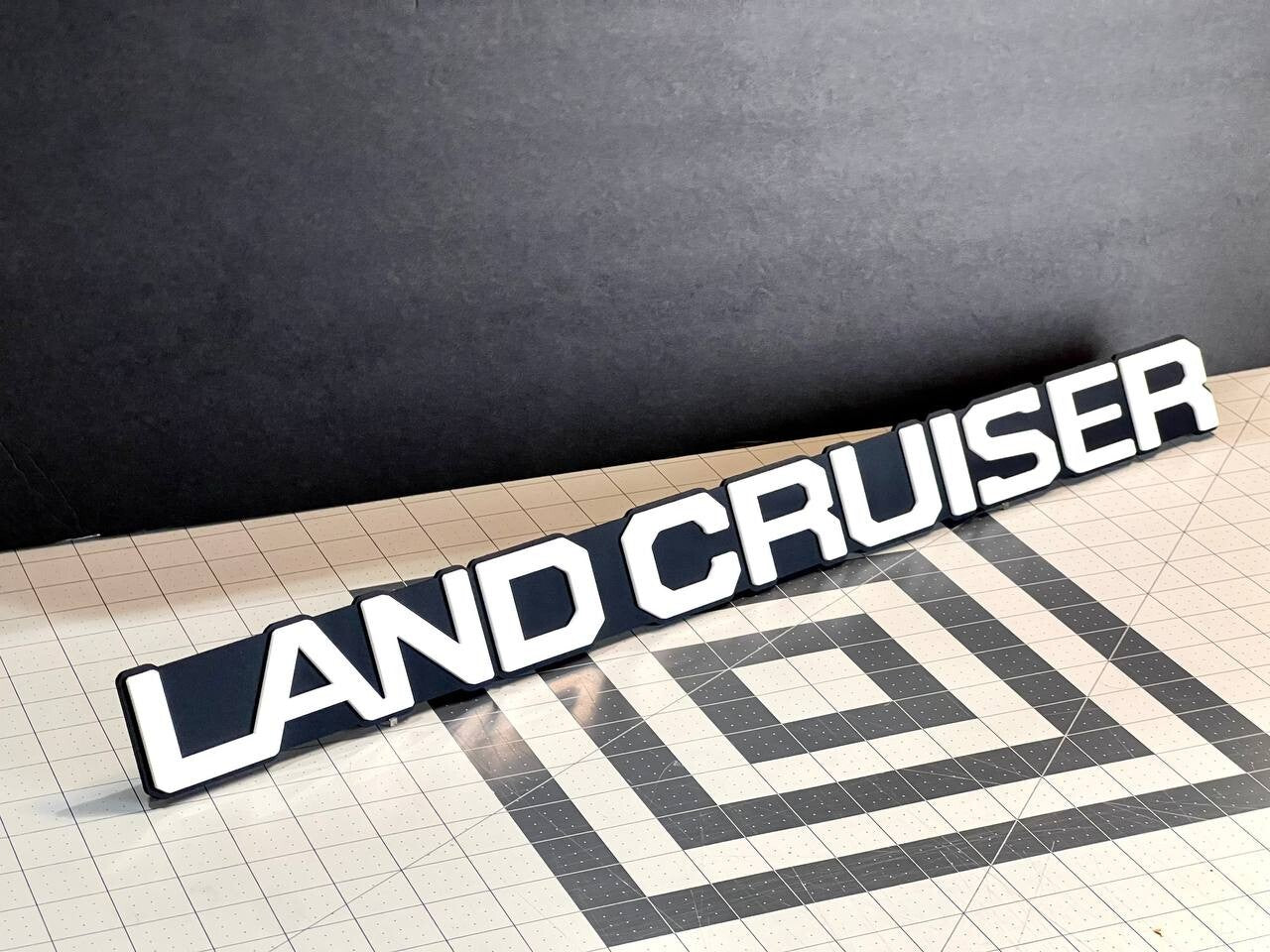 1pcs Toyota Land Cruiser Front Grill Emblem/Badge multicolor
