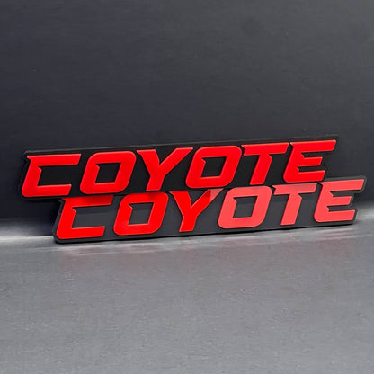 1pcs COYOTE Emblem Badges Red Black Mate Fender Angry Aggressive Fender Emblem