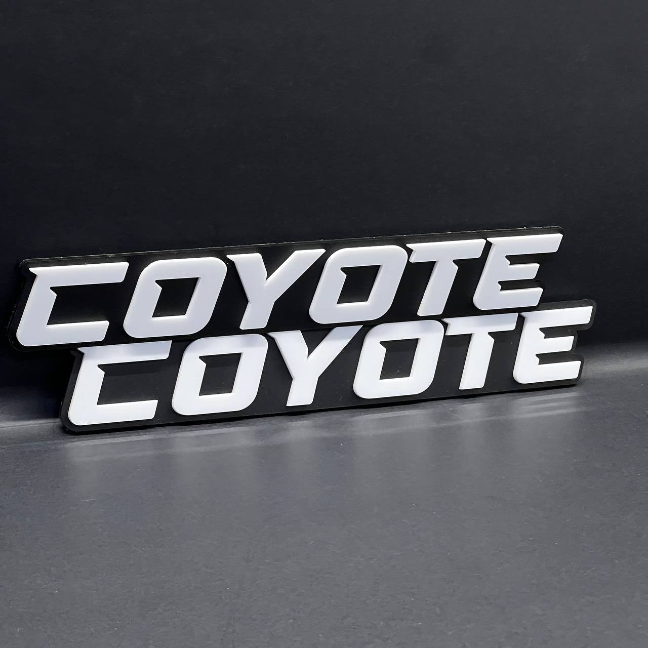 1pcs COYOTE Emblem Badges White Fender Angry Aggressive Racing Fender Emblem