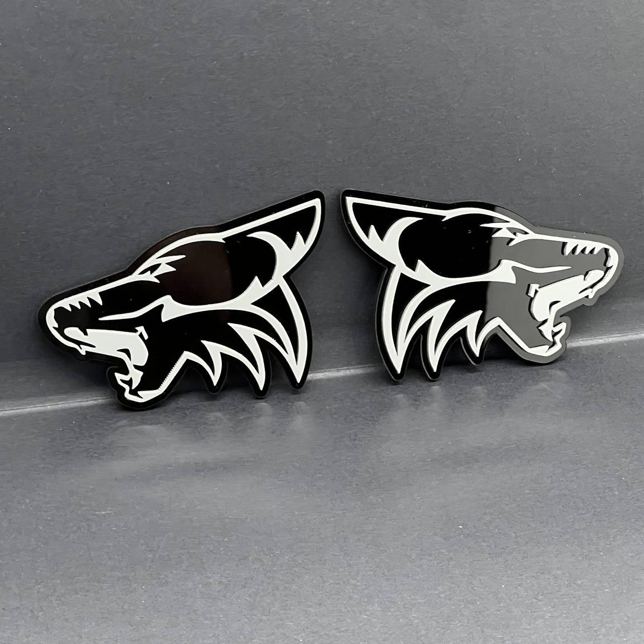 2PCS COYOTE Emblem Badges Fender Angry Aggressive Racing