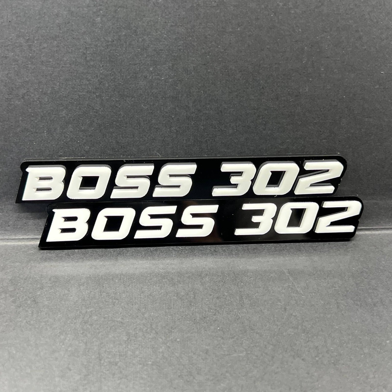 2PCS BOSS 302 Emblems – Custom 3D Multicolor Fender & Trunk Badges