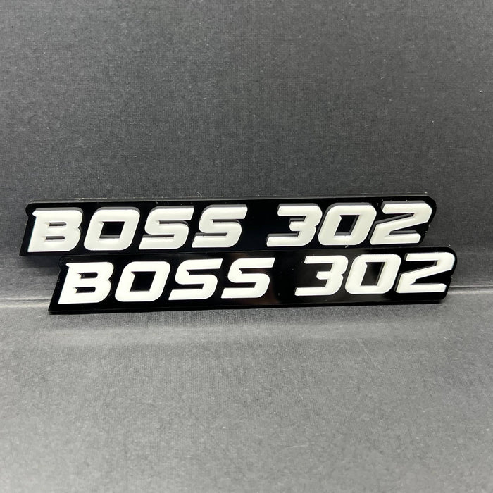 2PCS BOSS 302 Emblems – Custom 3D Multicolor Fender & Trunk Badges
