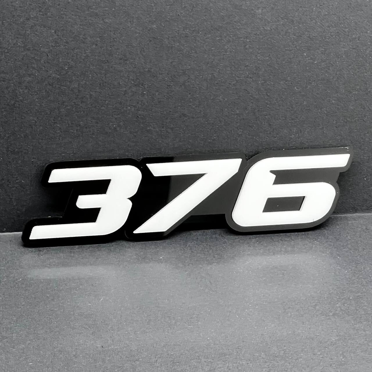 2x White black 376 Hemi Emblems 376 Side Fender Badge 3D for 376 Emblem