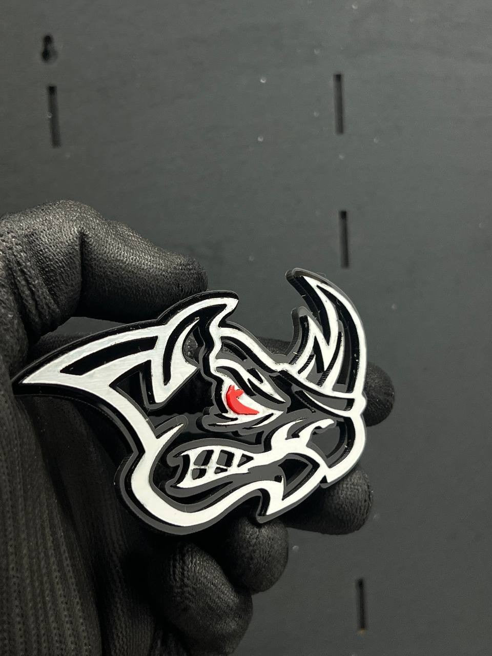2PCS Rhino Red Eye Emblems – Angry Aggressive 3D Fender Car & Truck Badges