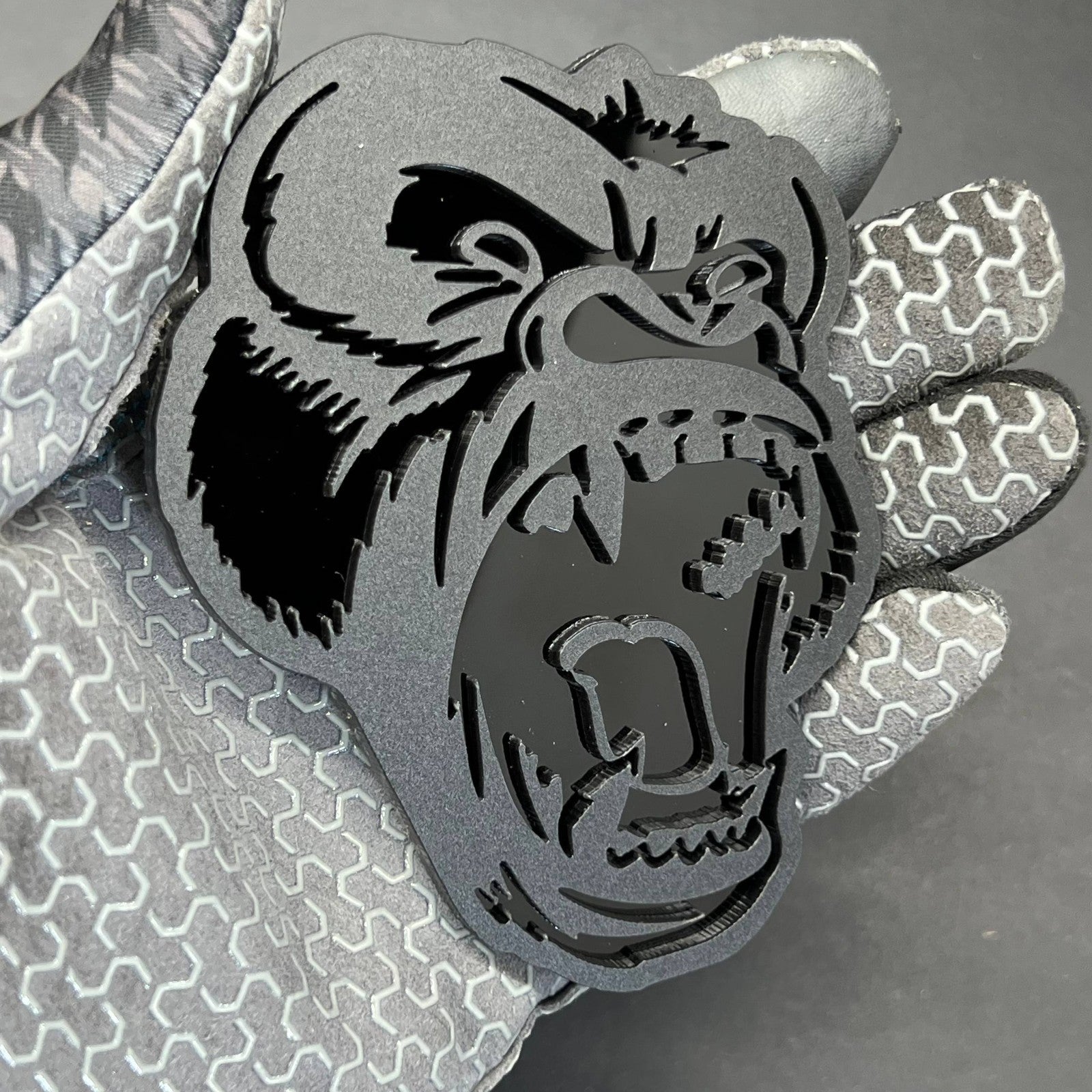 2PCS Gorilla Emblems – Durable Angry 3D Acrylic Fender Badges for Vehicles