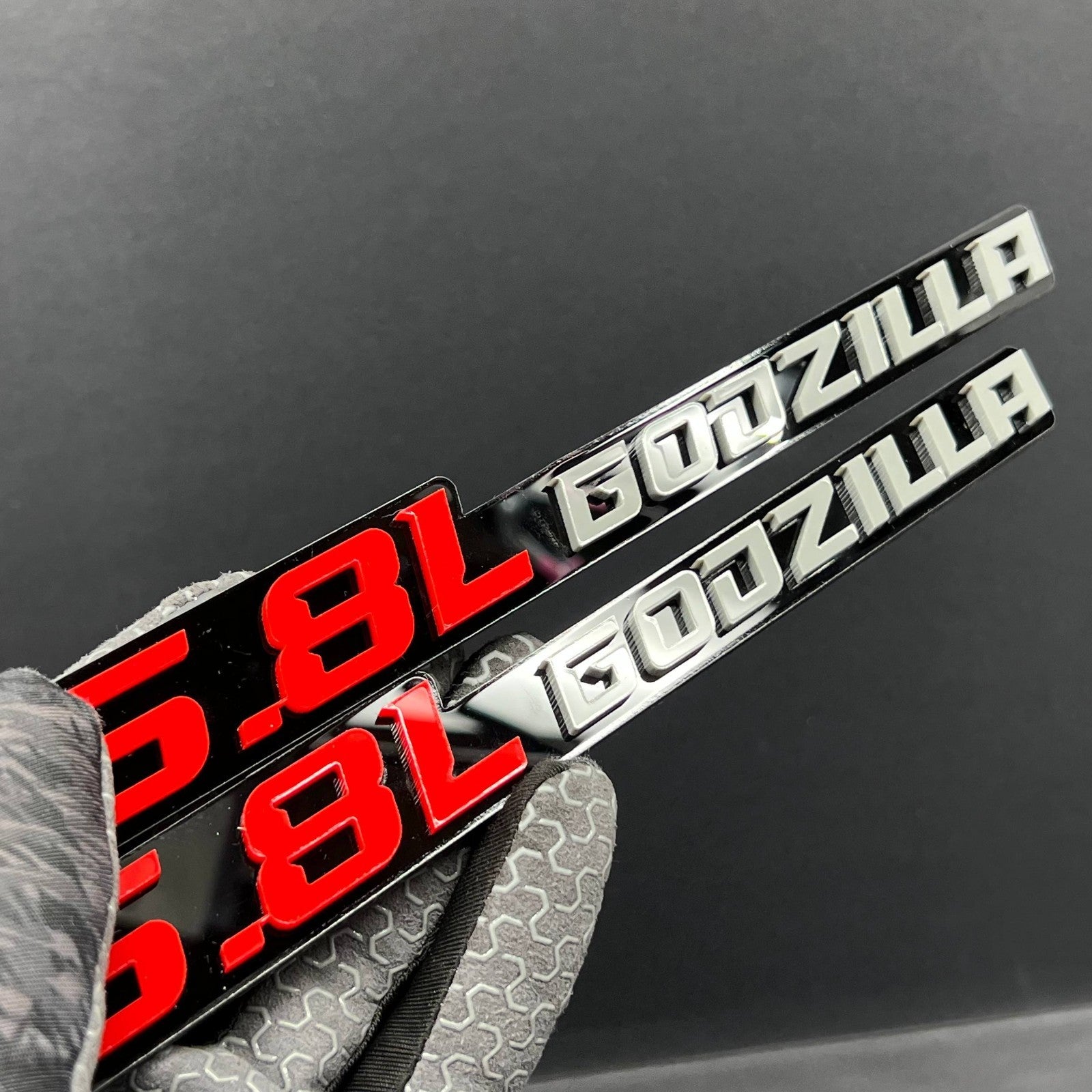 2PCS 3D GODZILLA Emblems – Durable Fender Badges for Ford 6.8L Engine Vehicles