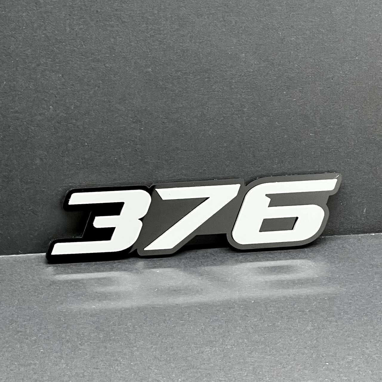 2x White black 376 Hemi Emblems 376 Side Fender Badge 3D for 376 Emblem