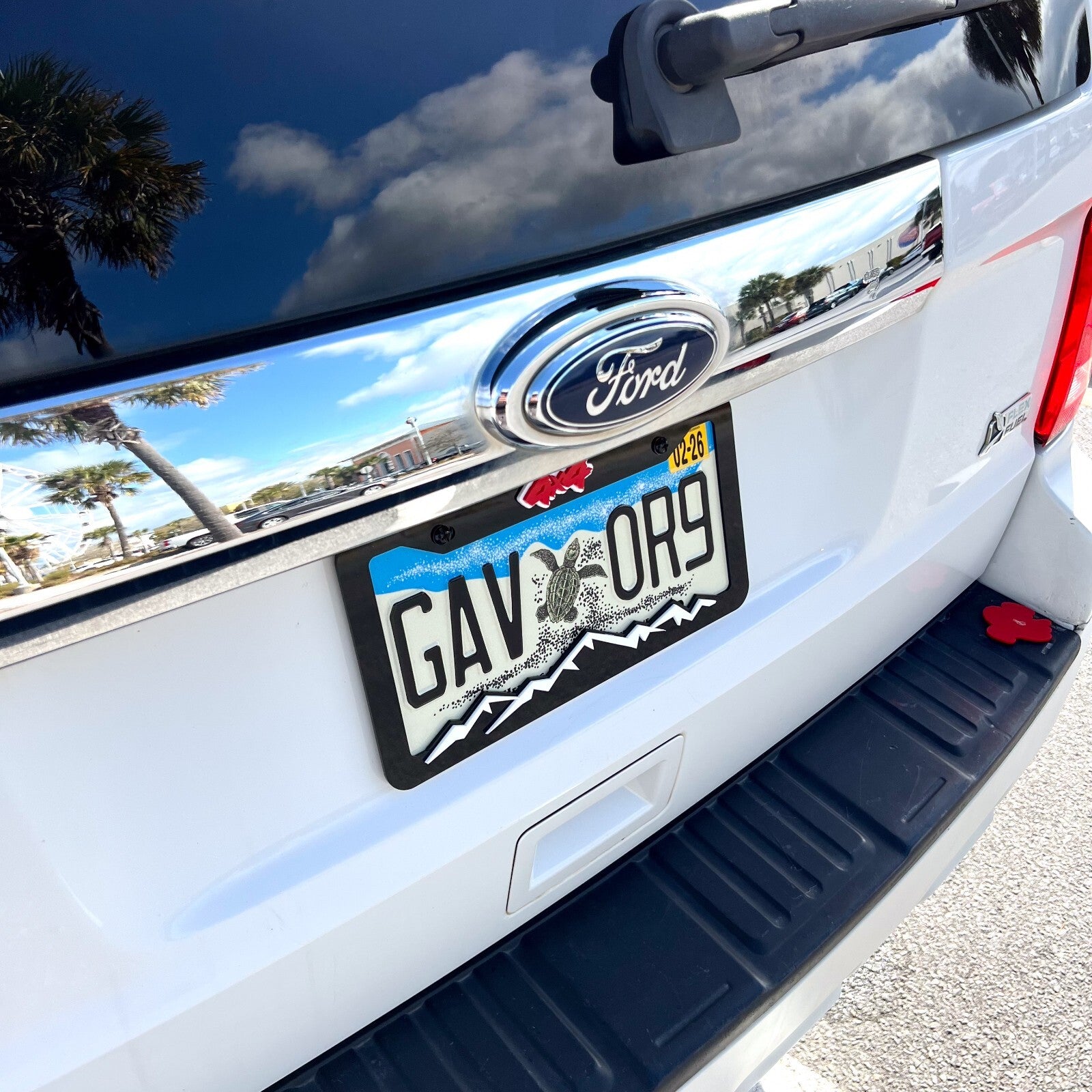 COLOR CHOICE Mountain License Plate Frame--Offroad-4x4
