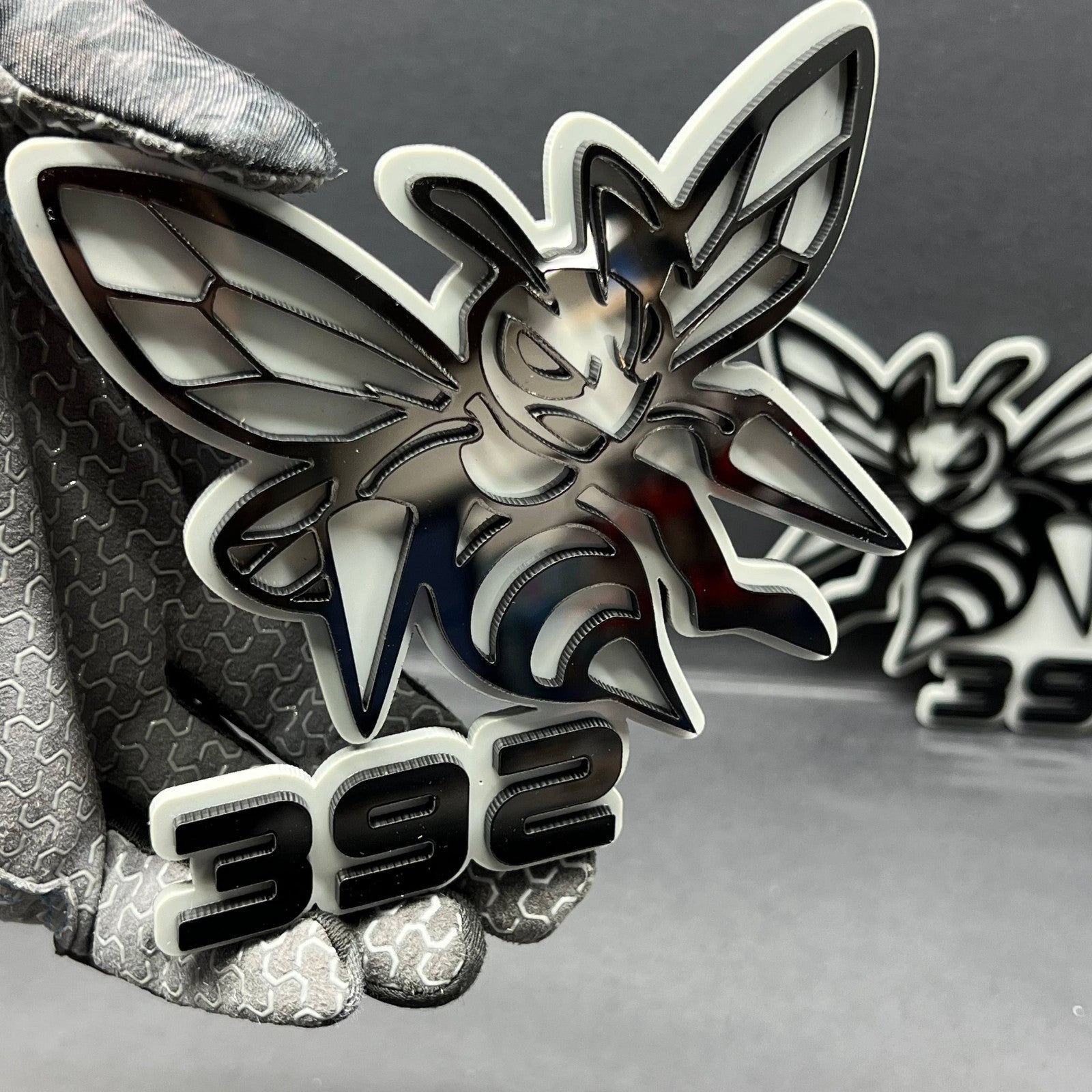 2PCS 392 Hornet Badges – Aggressive Bee 3D Acrylic Car & Truck Fender Emblems