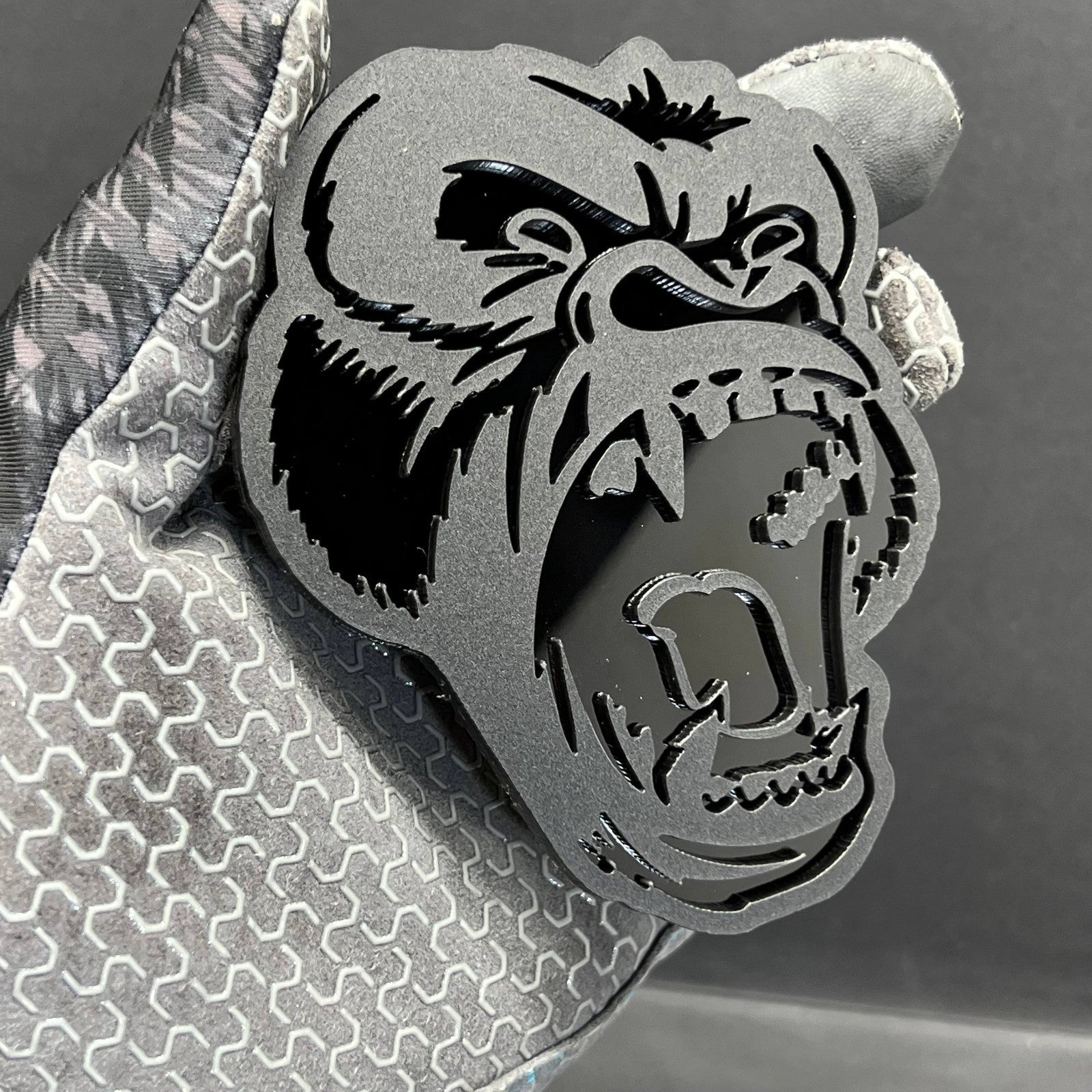 2PCS Gorilla Emblems – Durable Angry 3D Acrylic Fender Badges for Vehicles